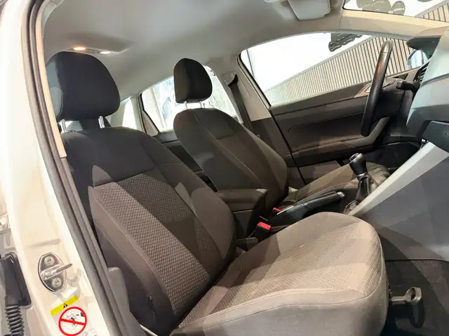 Volkswagen Polo view 9
