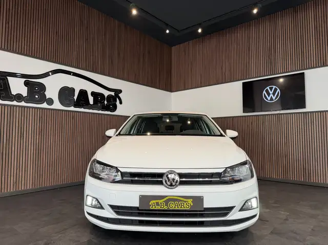 Volkswagen Polo view 2