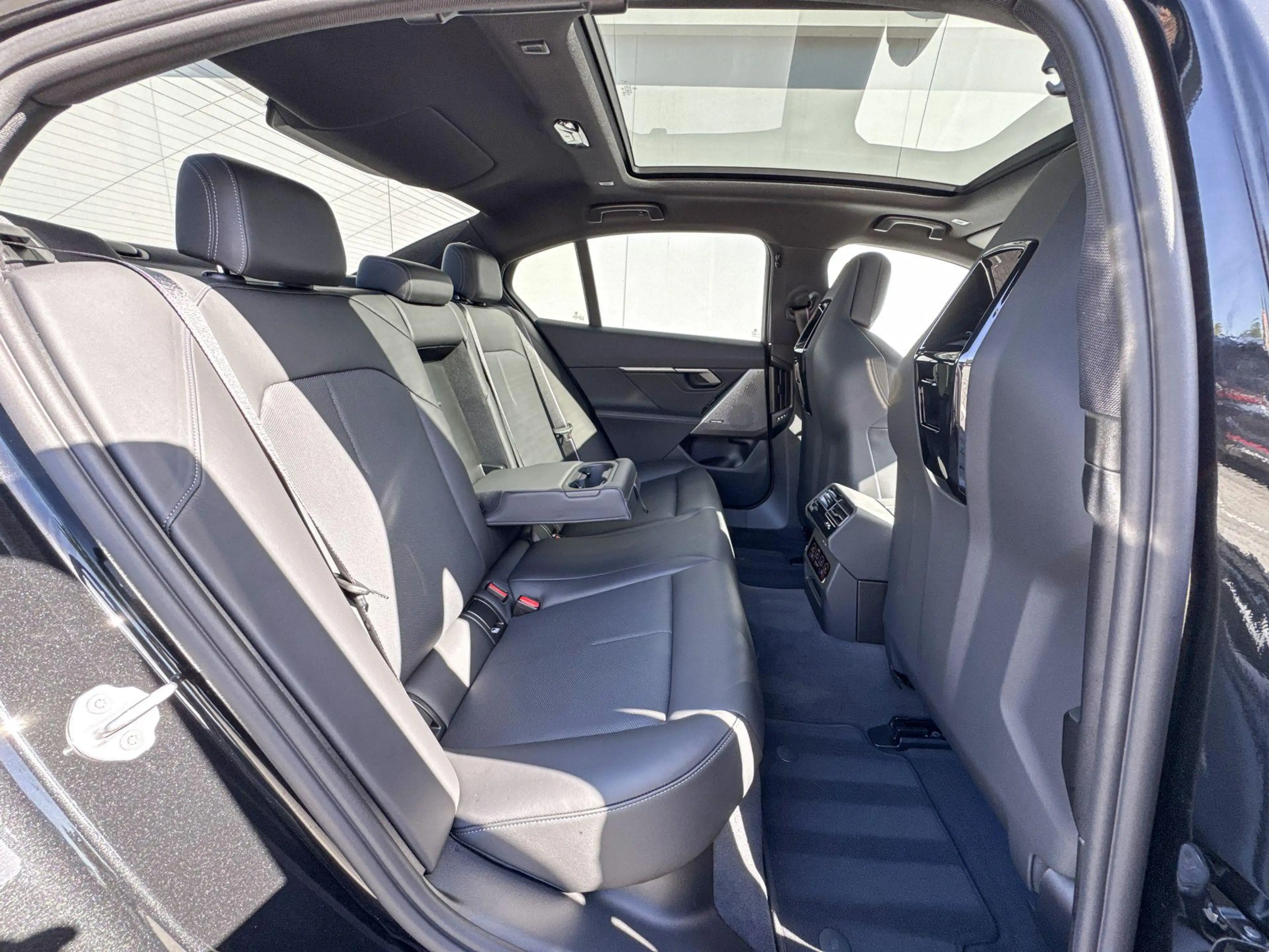 BMW 550 5 Serie Sedan 550e xDrive | M Sportpakket Pro | In — photo 5