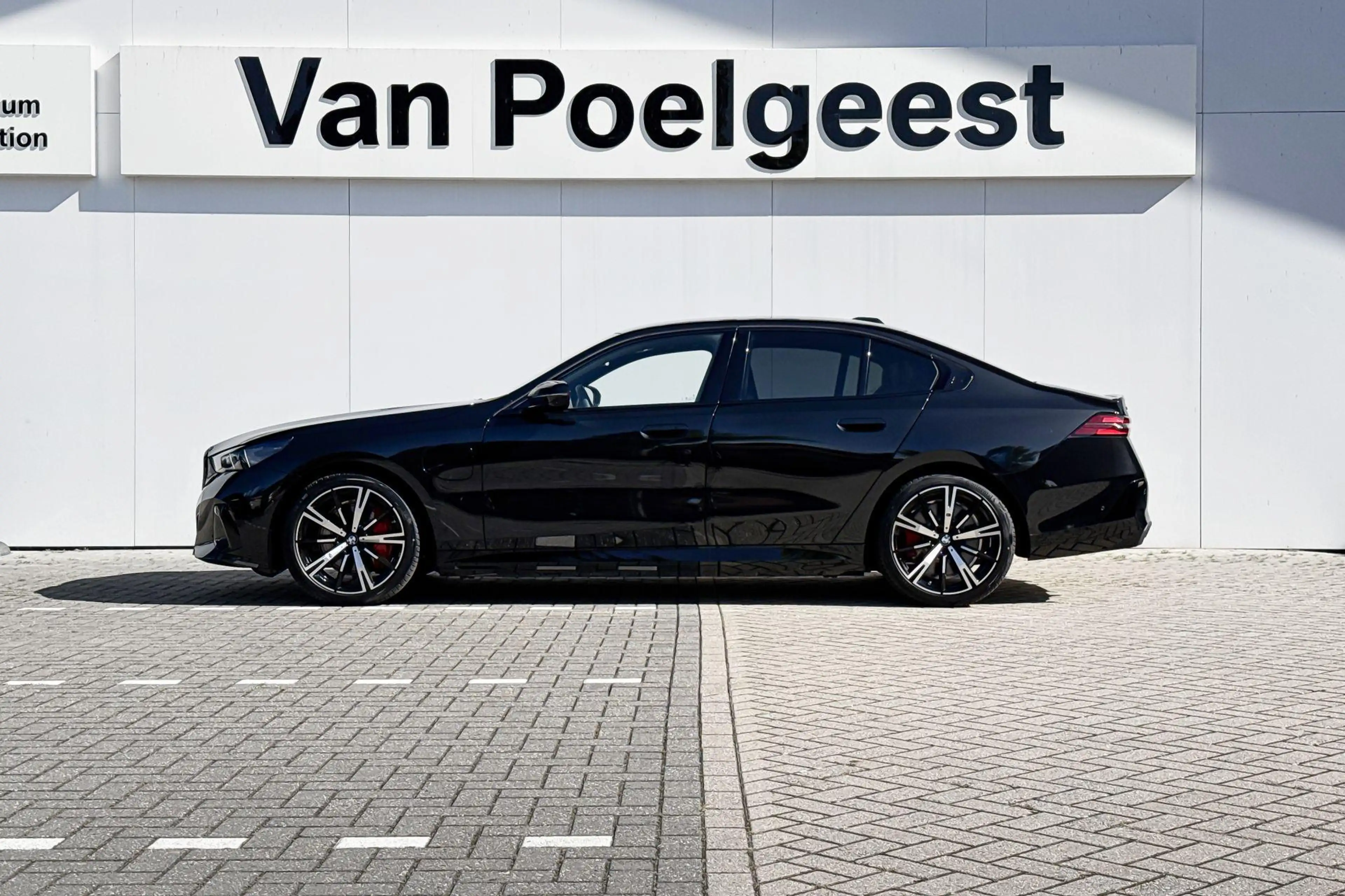 BMW 550 5 Serie Sedan 550e xDrive | M Sportpakket Pro | In — photo 2