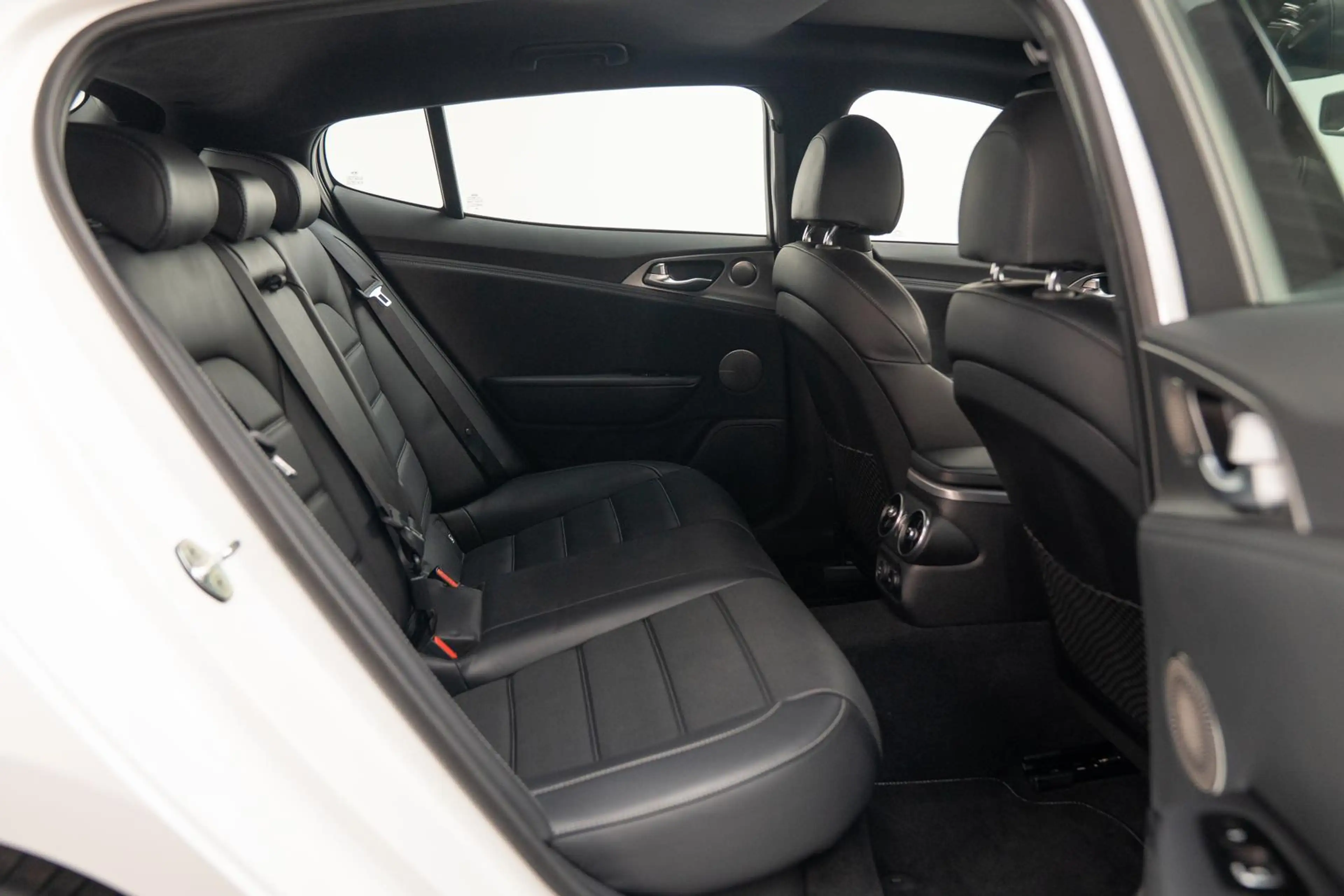 Kia Stinger 2WD 2.2 CRDi GT-Line*LED*NAVI*PANO*2.HD* — photo 14