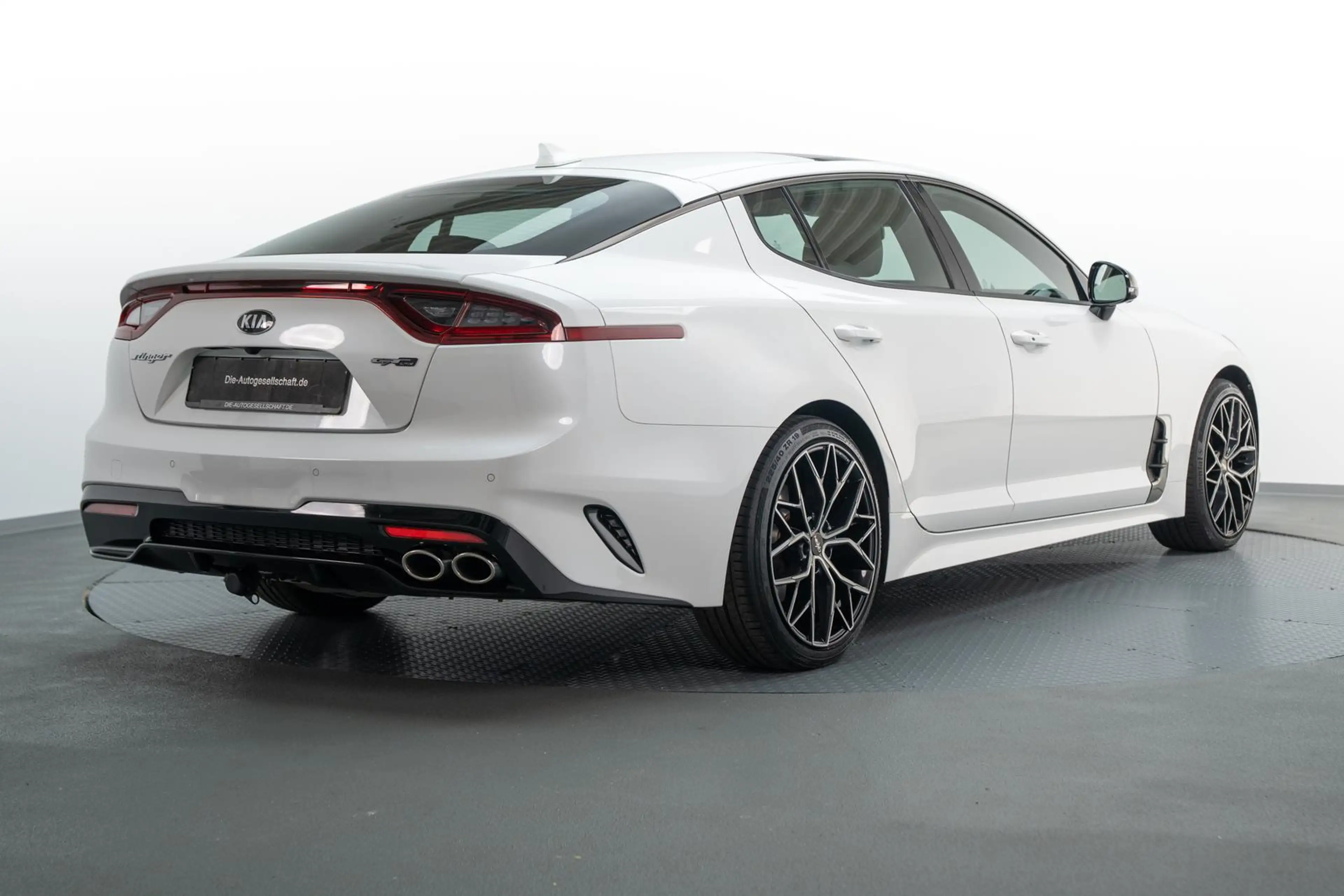 Kia Stinger 2WD 2.2 CRDi GT-Line*LED*NAVI*PANO*2.HD* — photo 7