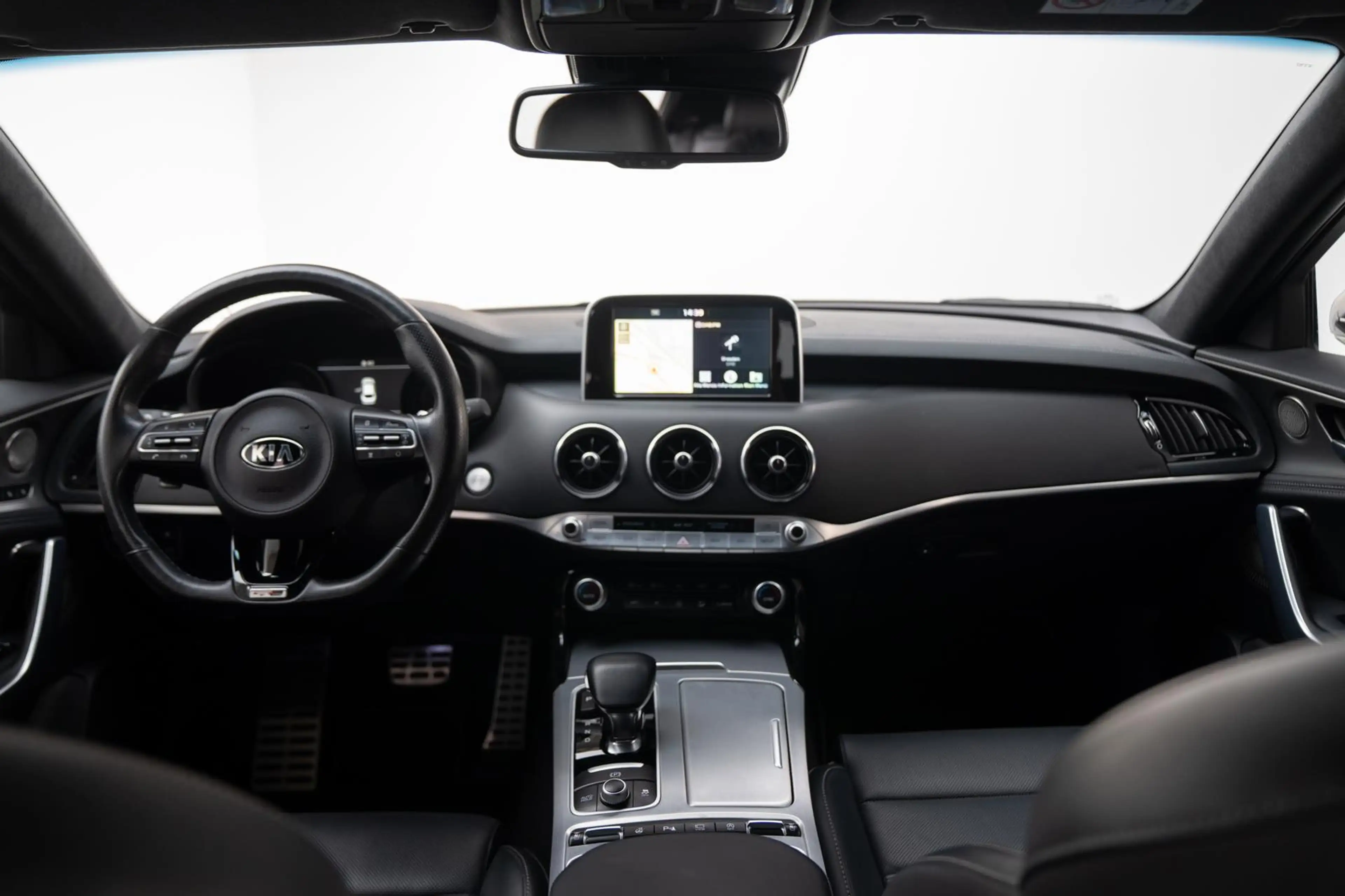 Kia Stinger 2WD 2.2 CRDi GT-Line*LED*NAVI*PANO*2.HD* — photo 15