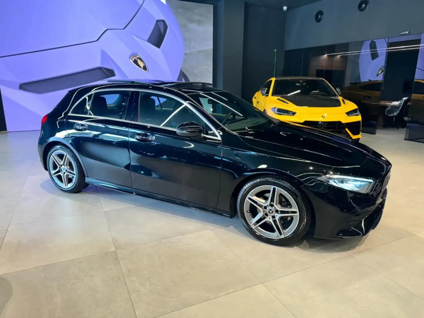 Mercedes-Benz A 180 Automatic 4p. AMG Line Premium Nero - 1