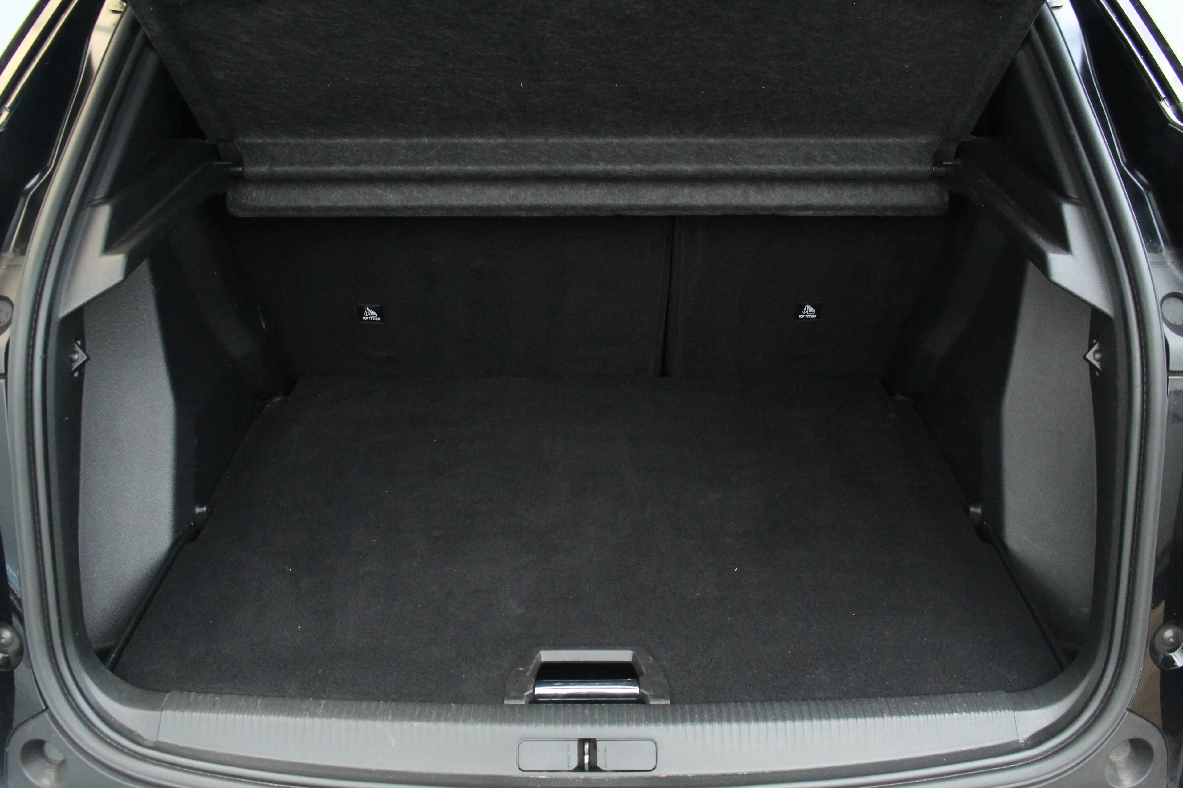Peugeot e-2008 EV GT Pack 50 kWh — photo 5