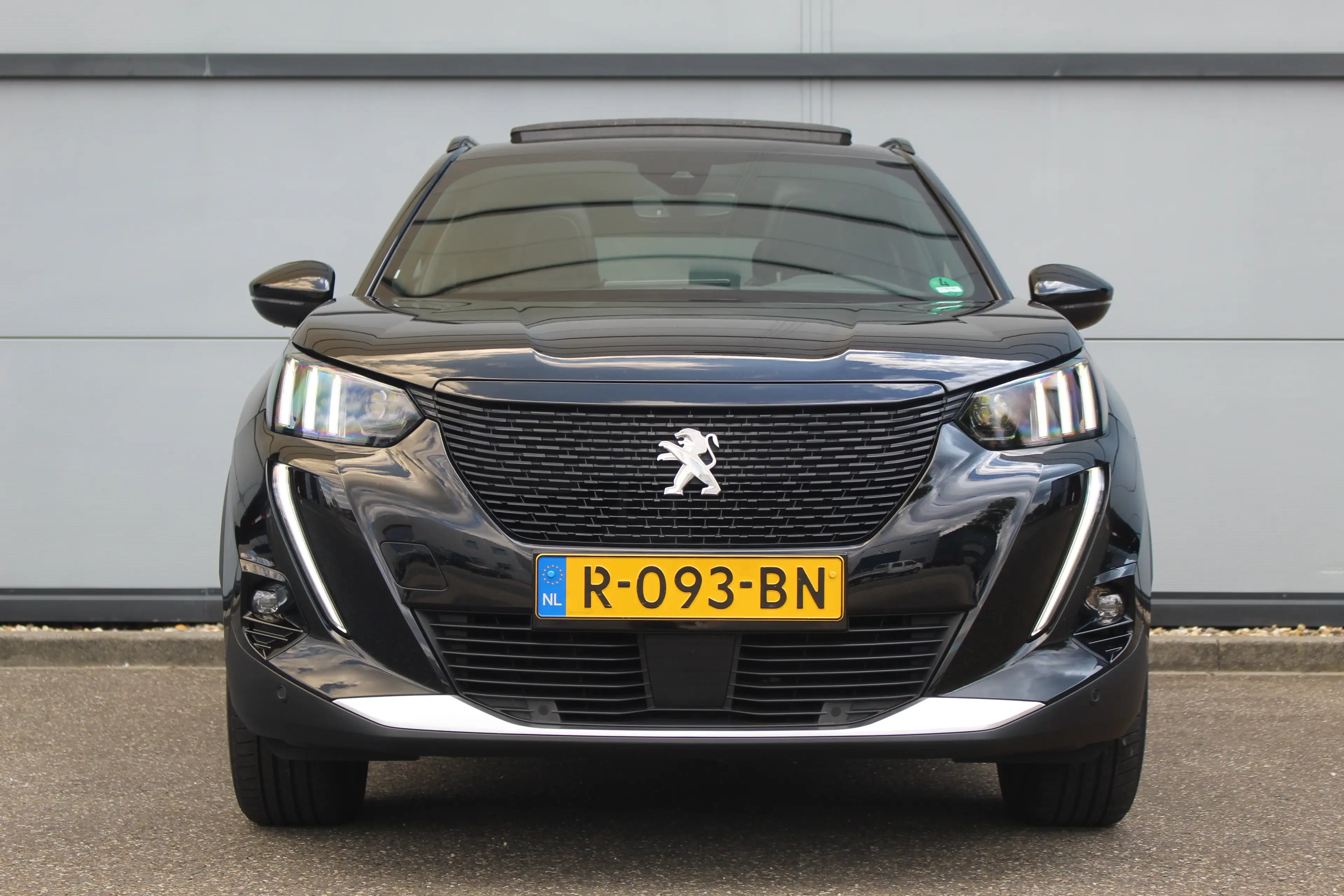 Peugeot e-2008 EV GT Pack 50 kWh — photo 9