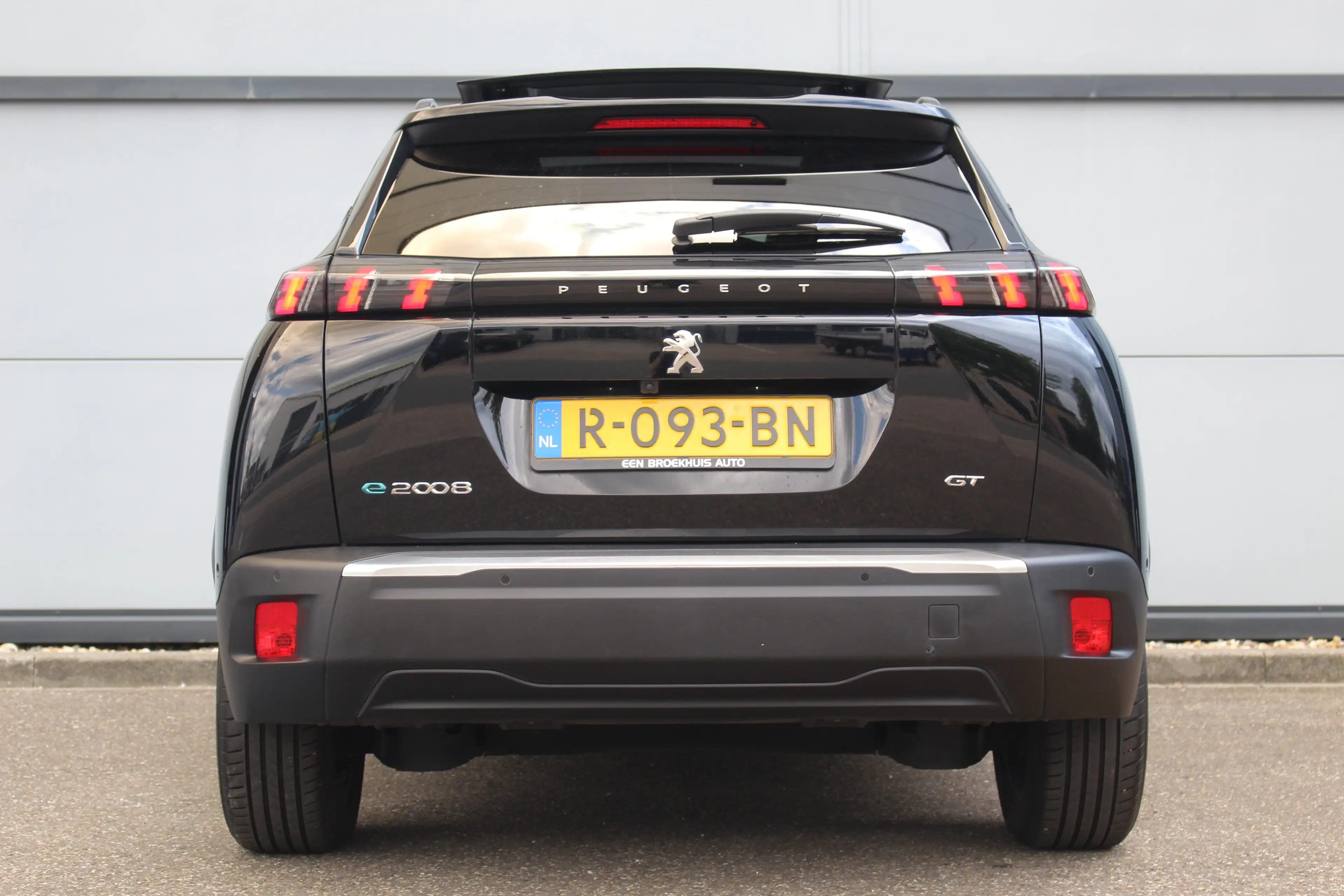 Peugeot e-2008 EV GT Pack 50 kWh — photo 4