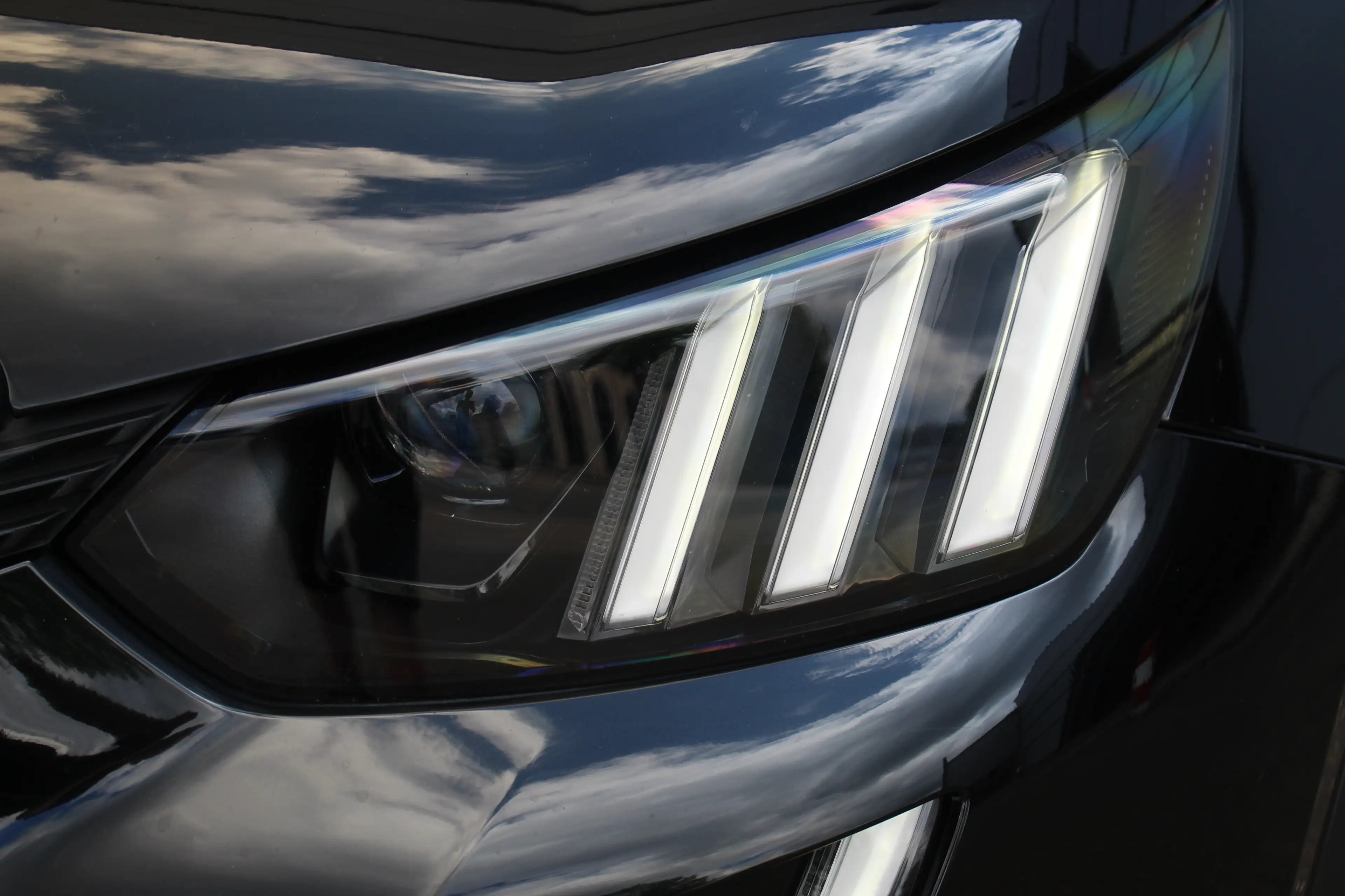 Peugeot e-2008 EV GT Pack 50 kWh — photo 13