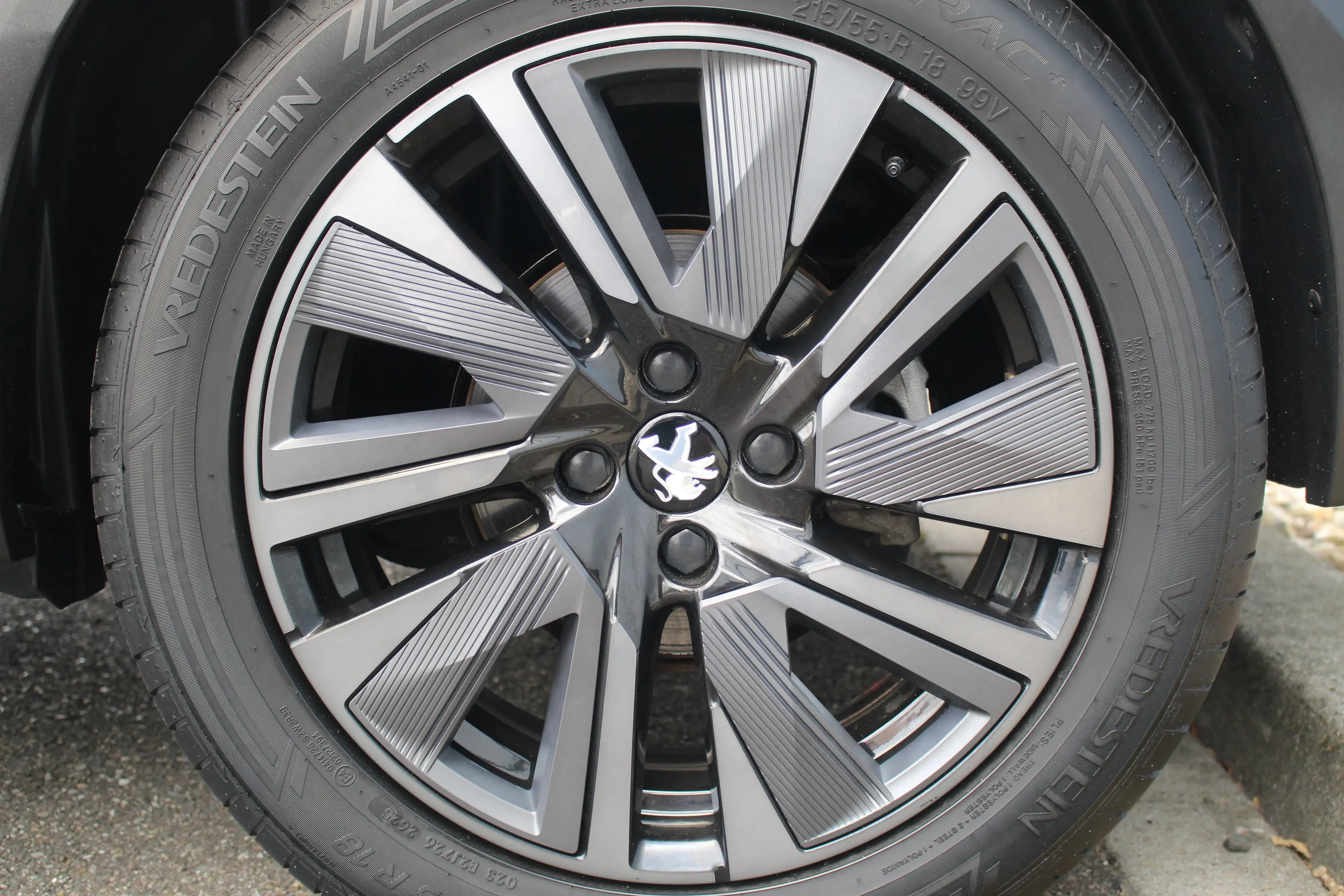 Peugeot e-2008 EV GT Pack 50 kWh — photo 14