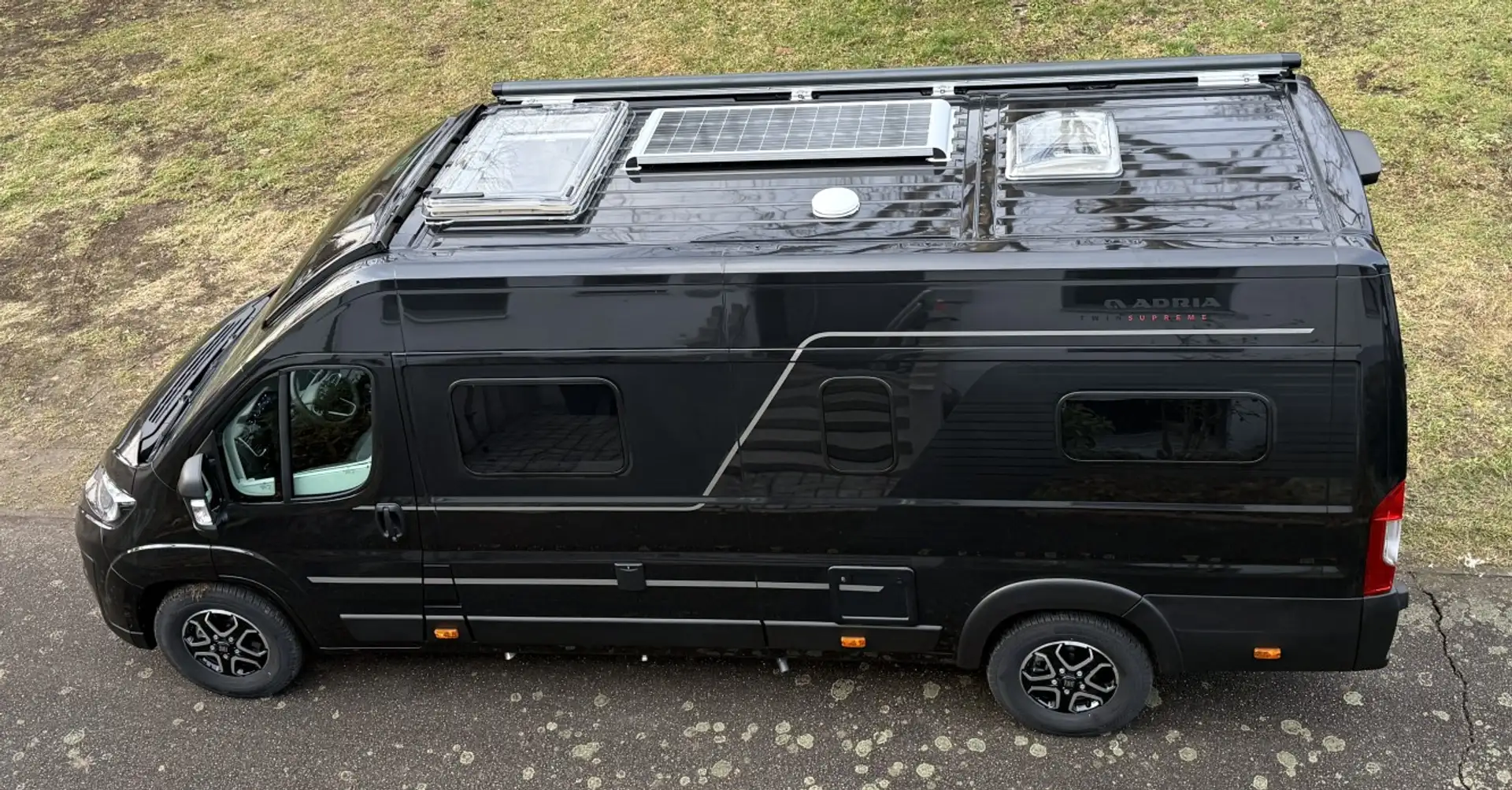 Caravans-Wohnm Adria Twin Supreme 640 SGX (Sondermodell Edition) Schwarz - 2