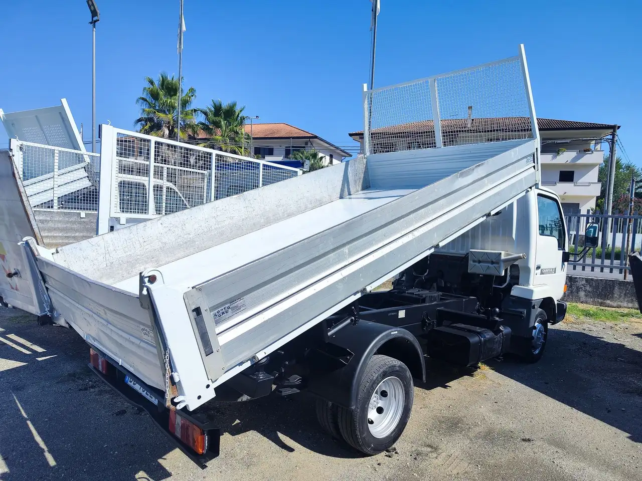 Nissan Cabstar Cabstar-RIBALTABILE TRILATERALE, foto 3