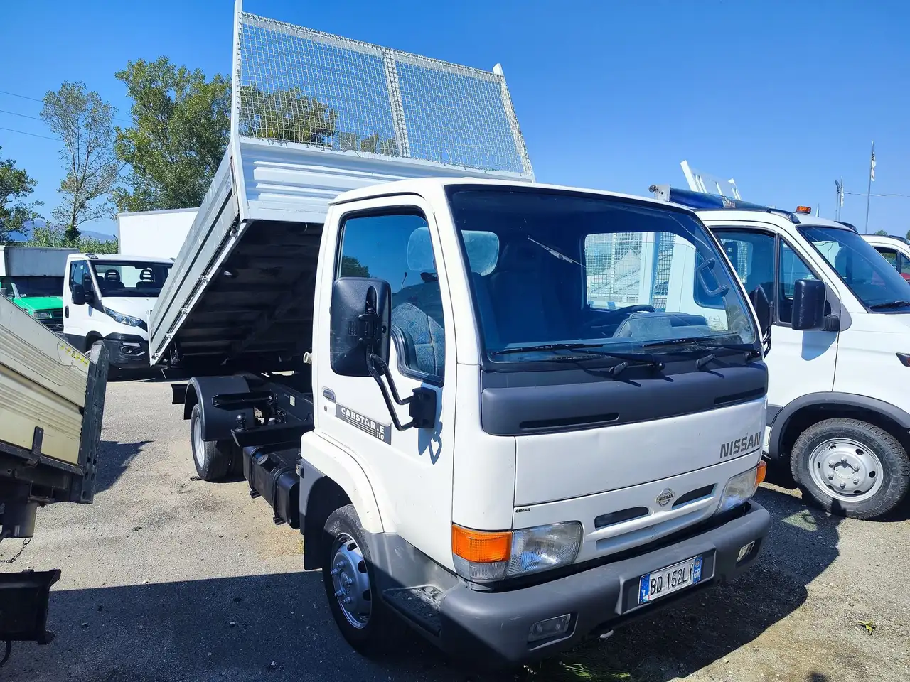 Nissan Cabstar Cabstar-RIBALTABILE TRILATERALE, foto 2