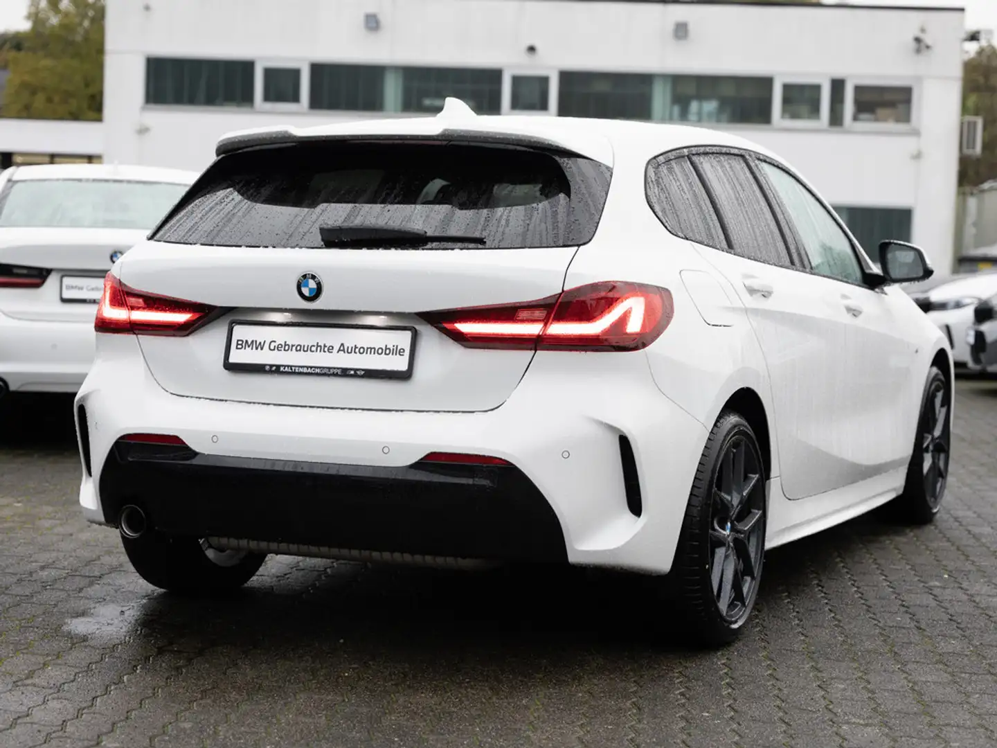 BMW 118 i M-Sport LED W-LAN NAVI SHZ PDC KLIMA Wit - 2