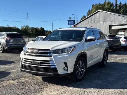 White 2018 Toyota Highlander XLE AWD SUV / Crossover All-Wheel Drive 8-Speed Automatic