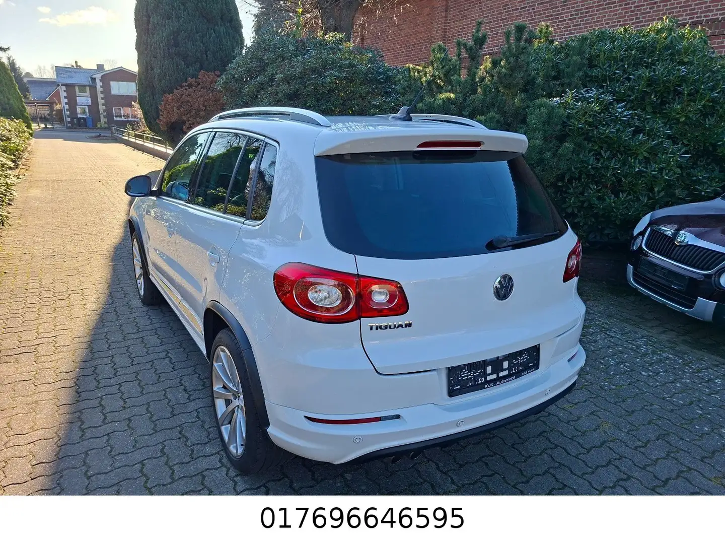 Volkswagen Tiguan 2.0 TSI 147kW Auto 4MOTION Sport & Style Weiß - 2