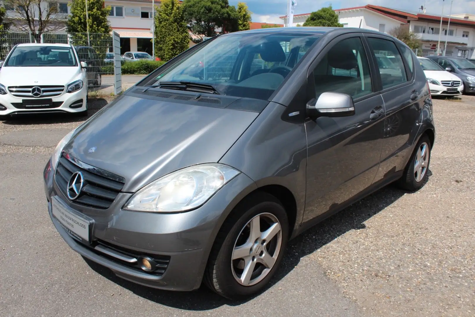Mercedes-Benz A 180 *Klima*8-fach*Sitzheizung*Servo*Radio/CD* Grijs - 1
