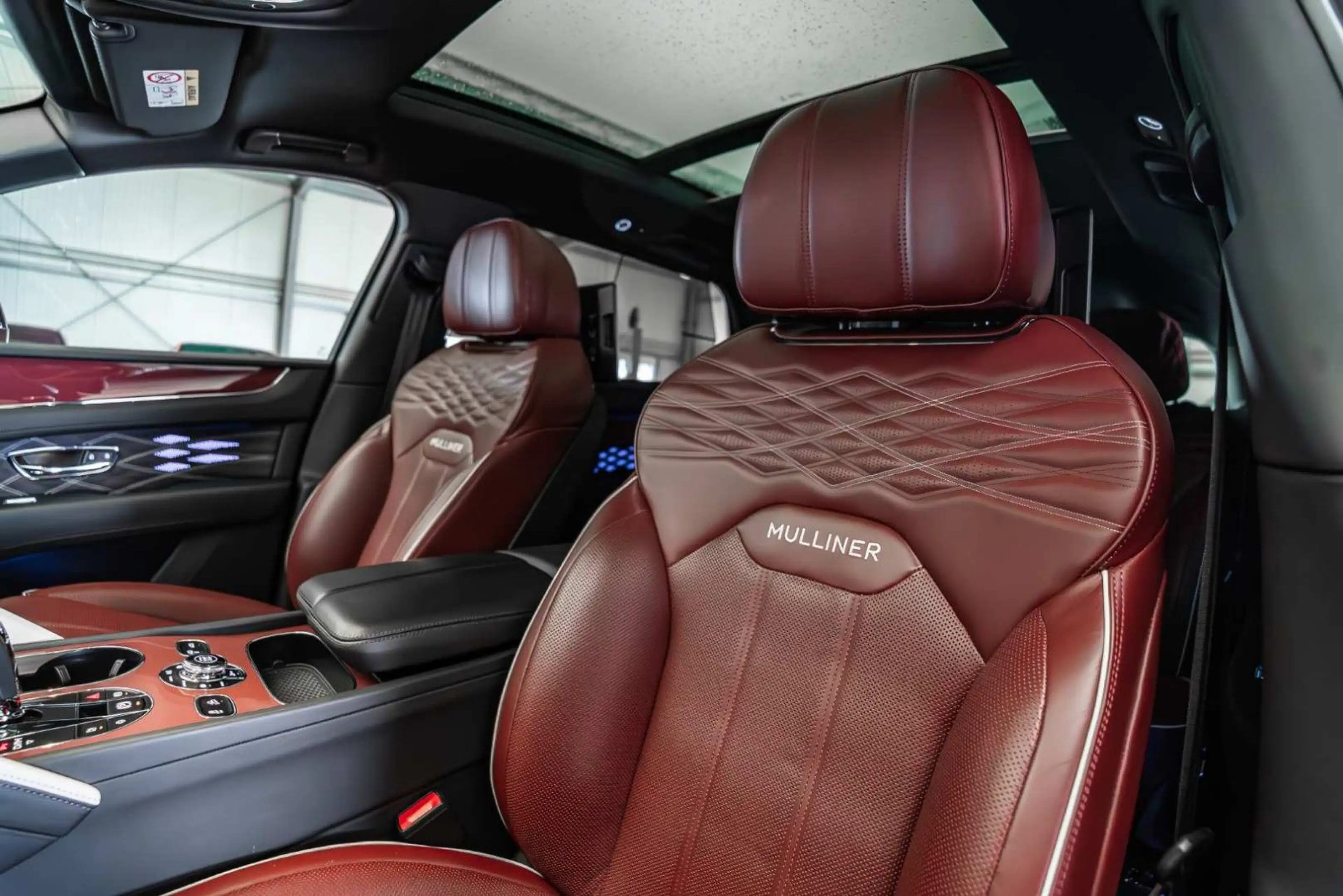 Bentley Bentayga 4.0 V8 EWB Mulliner New Model / 4 Seats — photo 4