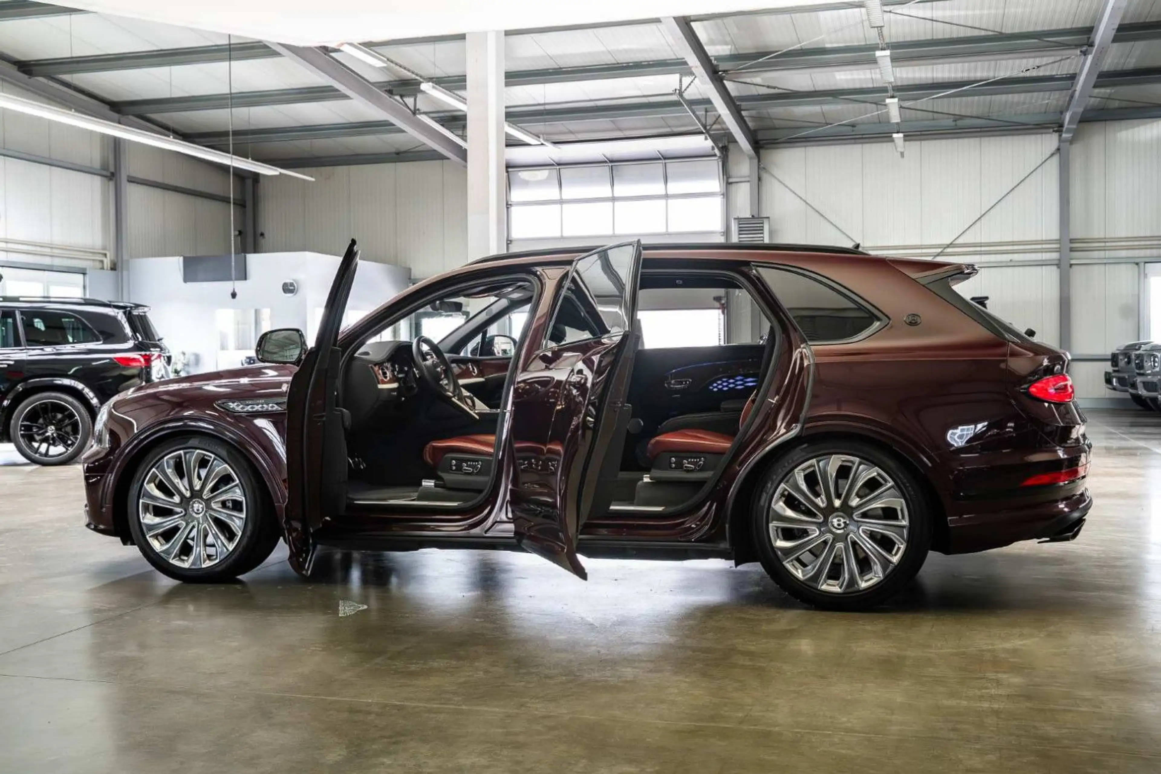 Bentley Bentayga 4.0 V8 EWB Mulliner New Model / 4 Seats — photo 11