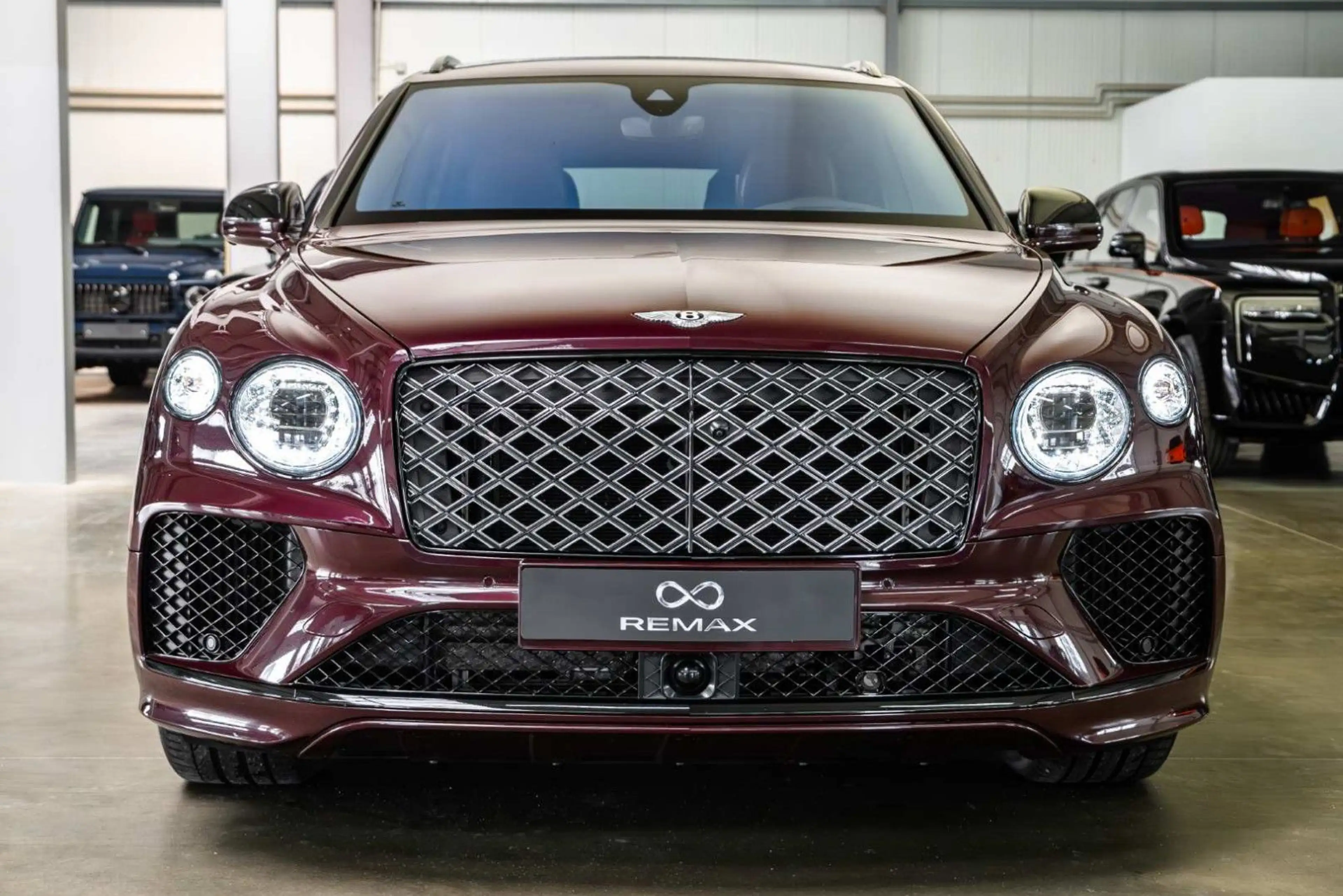 Bentley Bentayga 4.0 V8 EWB Mulliner New Model / 4 Seats — photo 8