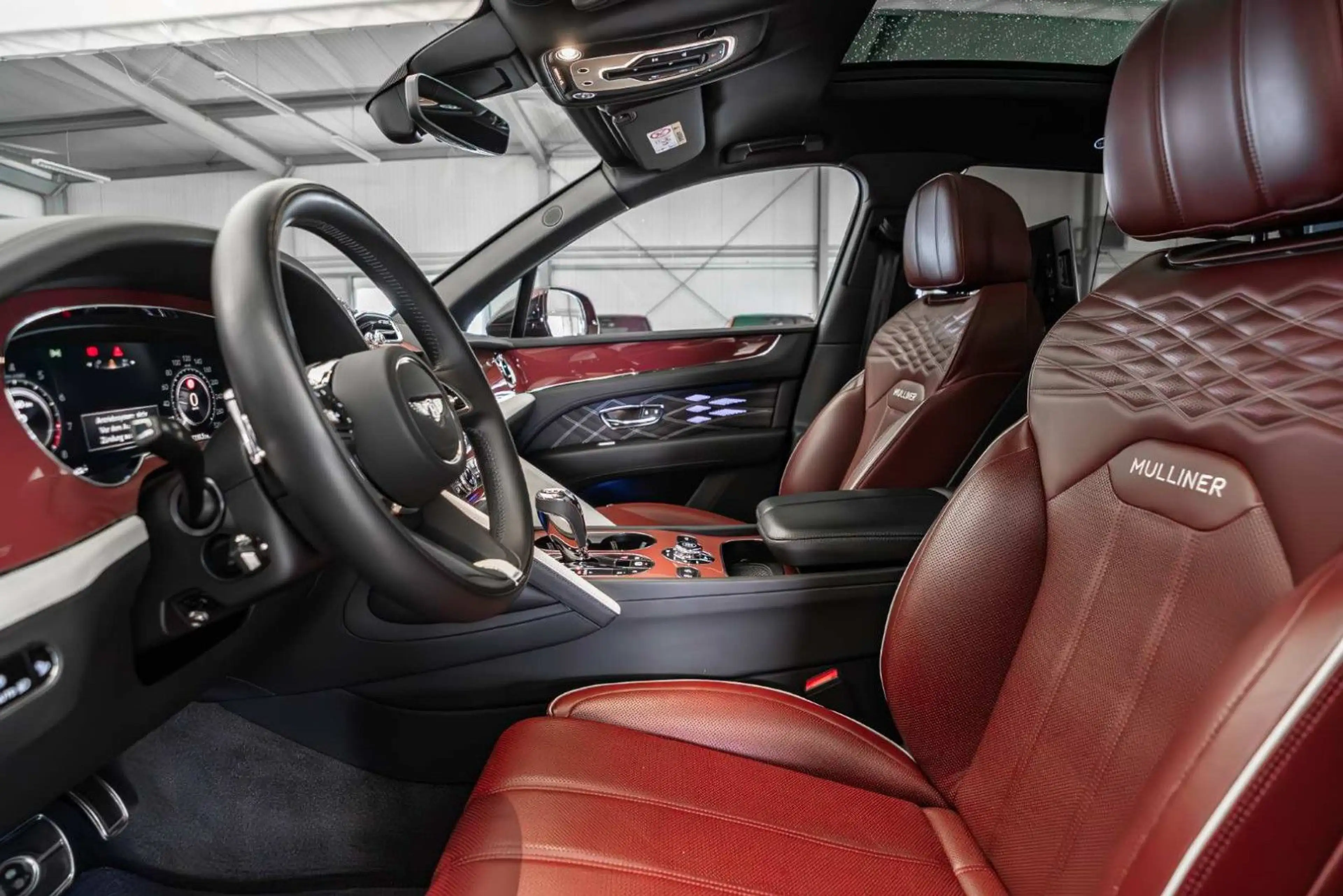 Bentley Bentayga 4.0 V8 EWB Mulliner New Model / 4 Seats — photo 14