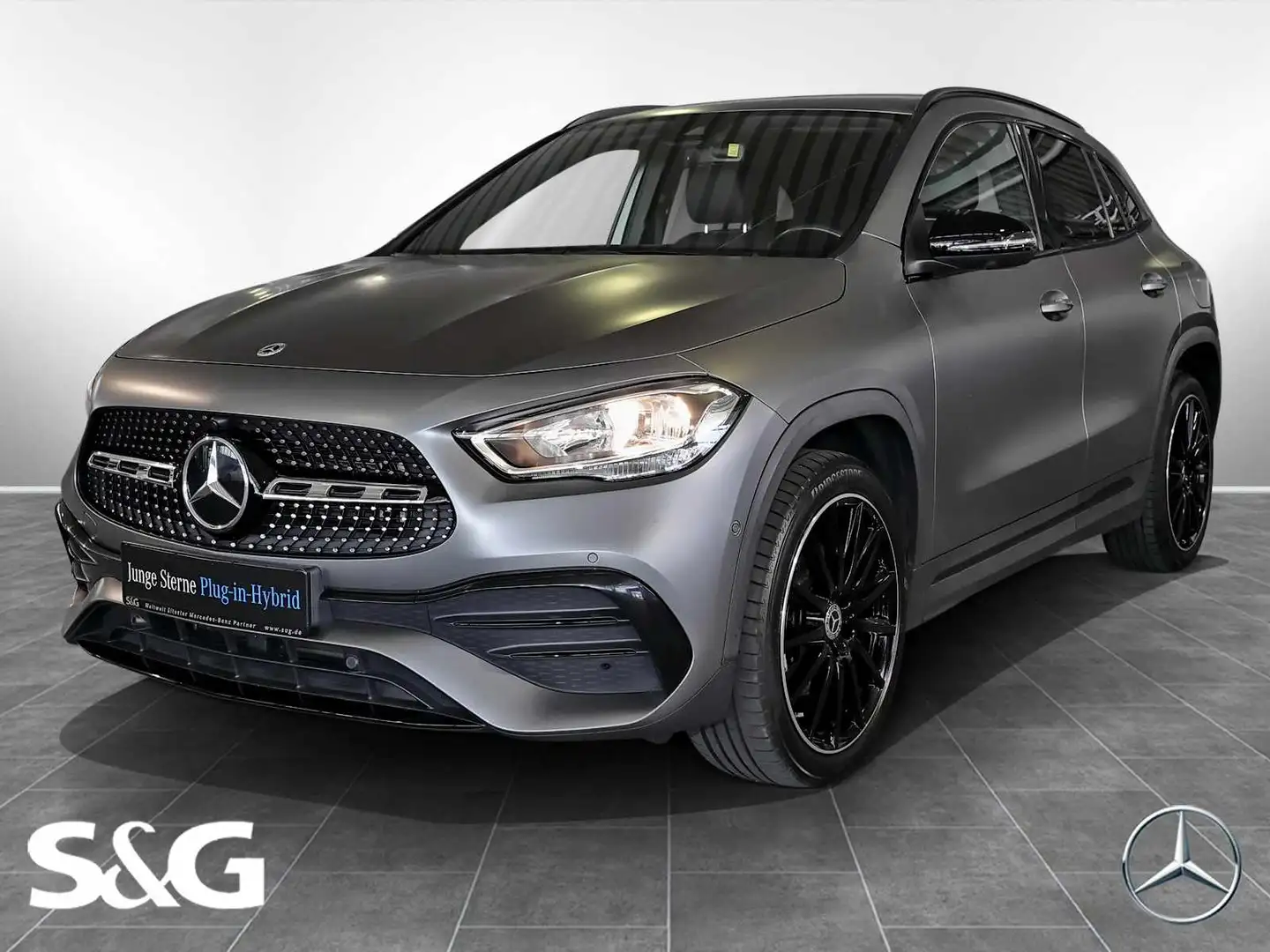 Mercedes-Benz GLA 250 e AMG AHK+TOTWINKEL+KEYLESS+360°+20 ZOLL Grau - 1