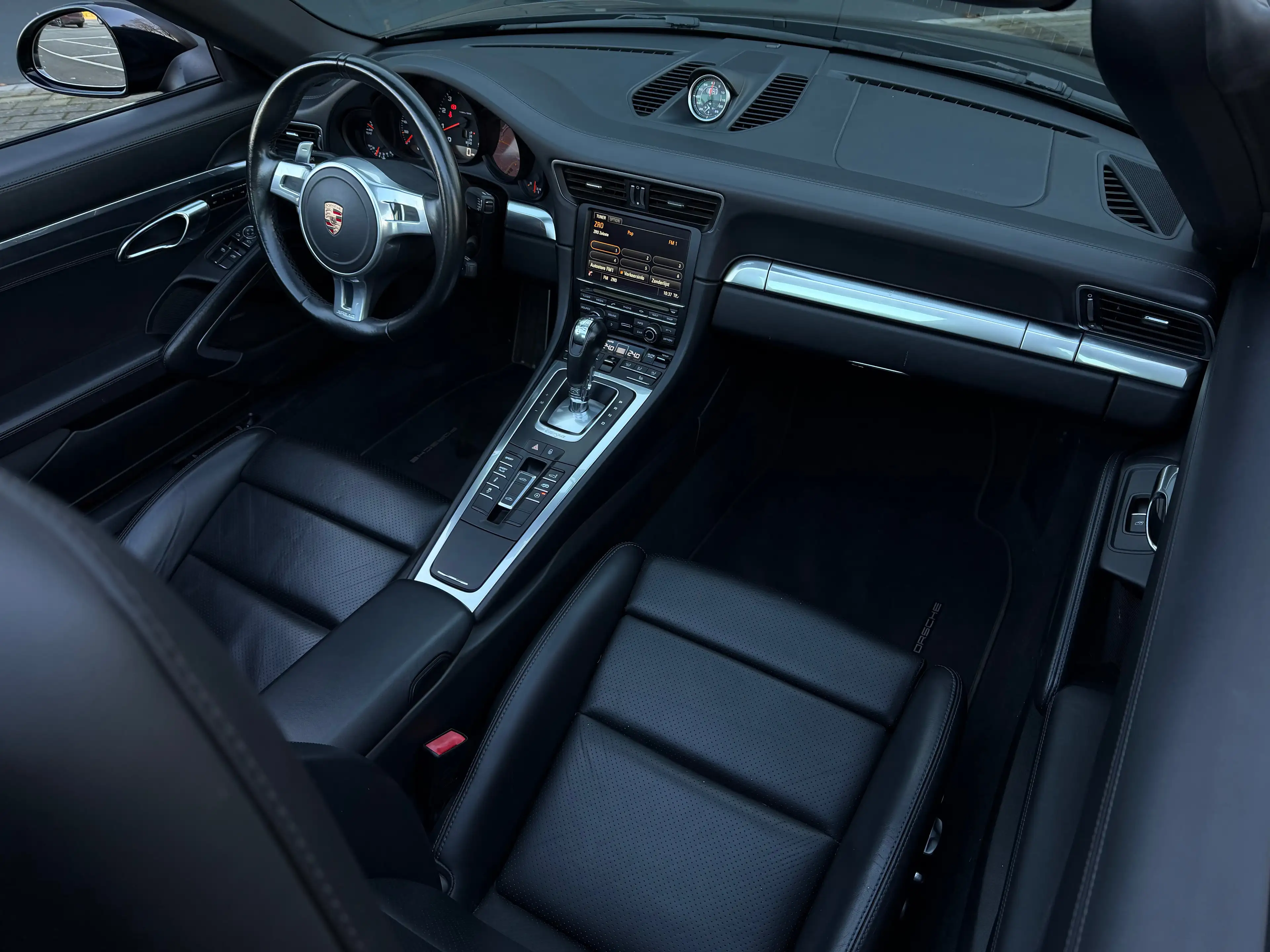Porsche Targa 911 991 Carrera 4 3.4i PDK — photo 11