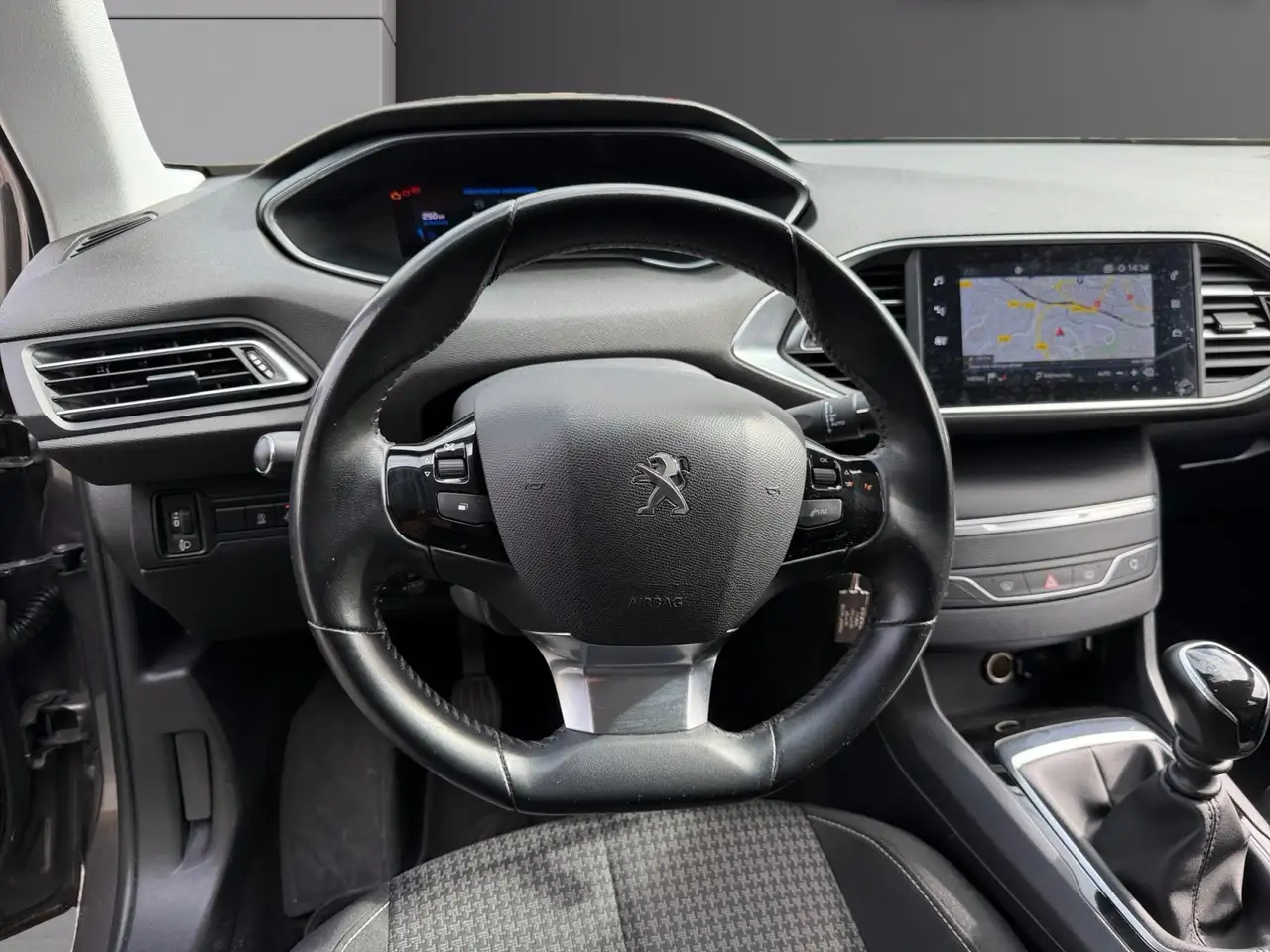 Peugeot 308 308 SW — photo 13