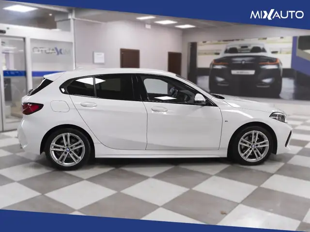 BMW 1 Series view 6