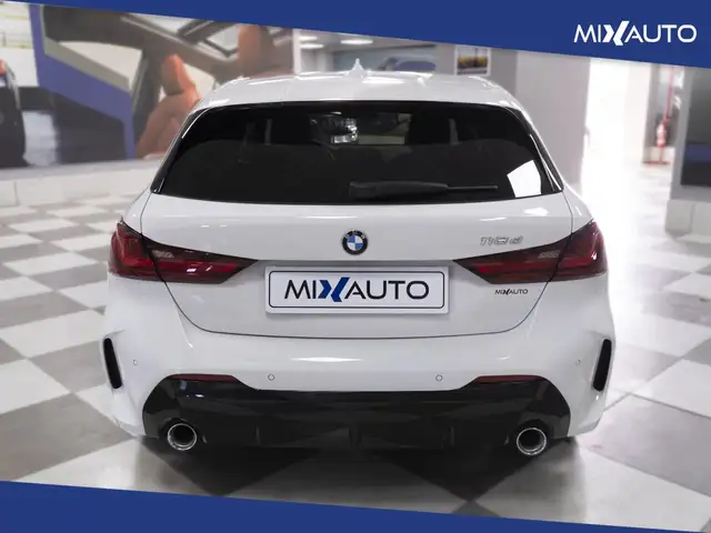 BMW 1 Series view 4
