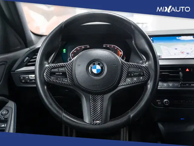 BMW 1 Series view 12