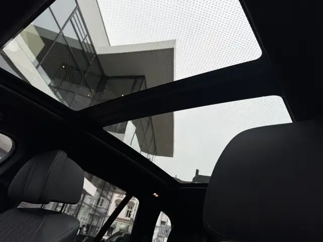 BMW X5 view 11