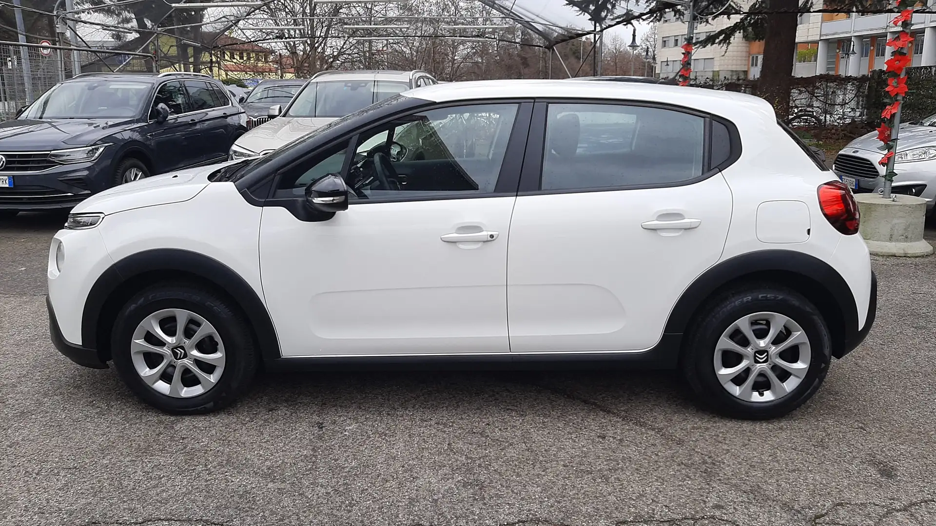 Citroen C3 1.2 Benz. Puretech Neopatentati Bianco - 2