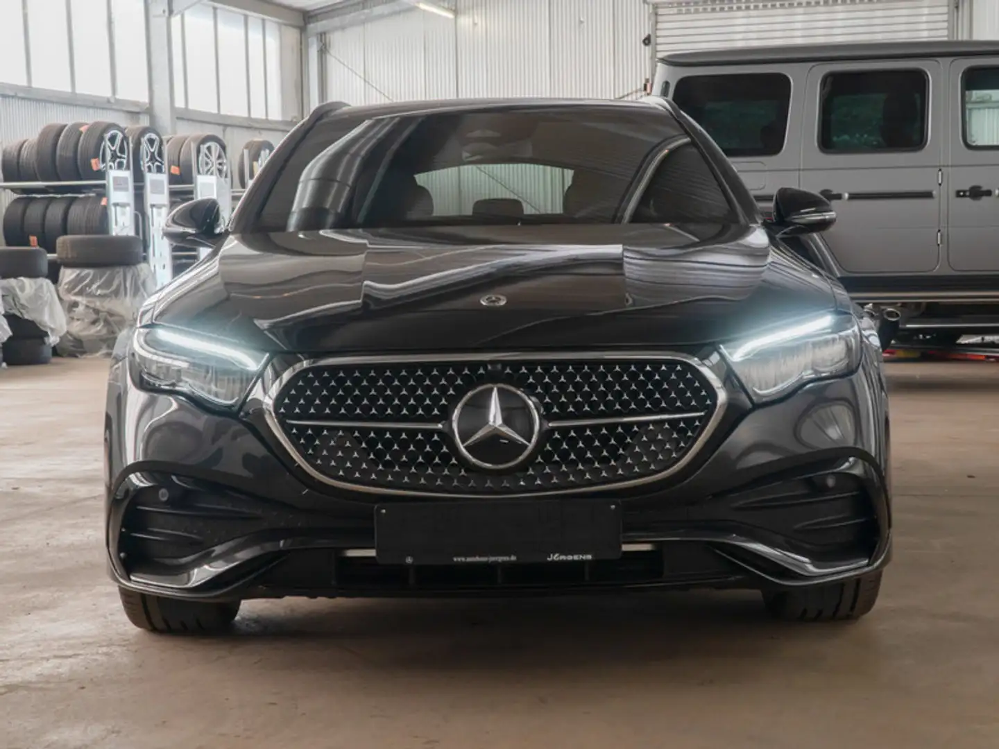 Mercedes-Benz E 220 d 4M T AMG-Sport/Superscreen/Burm4D/Night Gris - 2