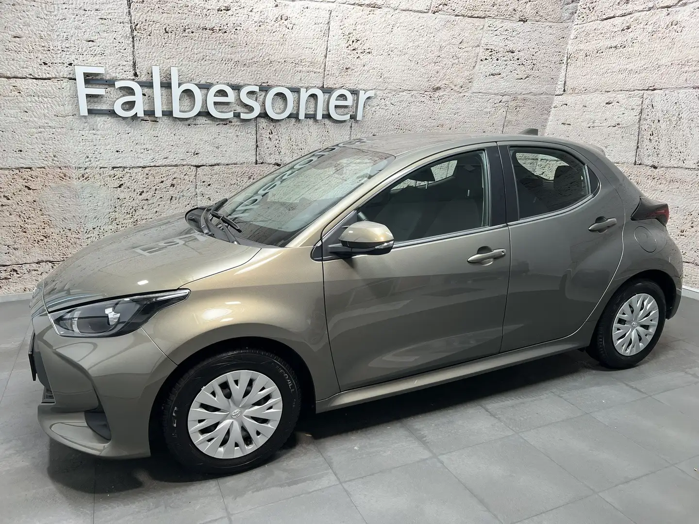 Toyota Yaris 1,0 VVT-i Active Marrone - 2