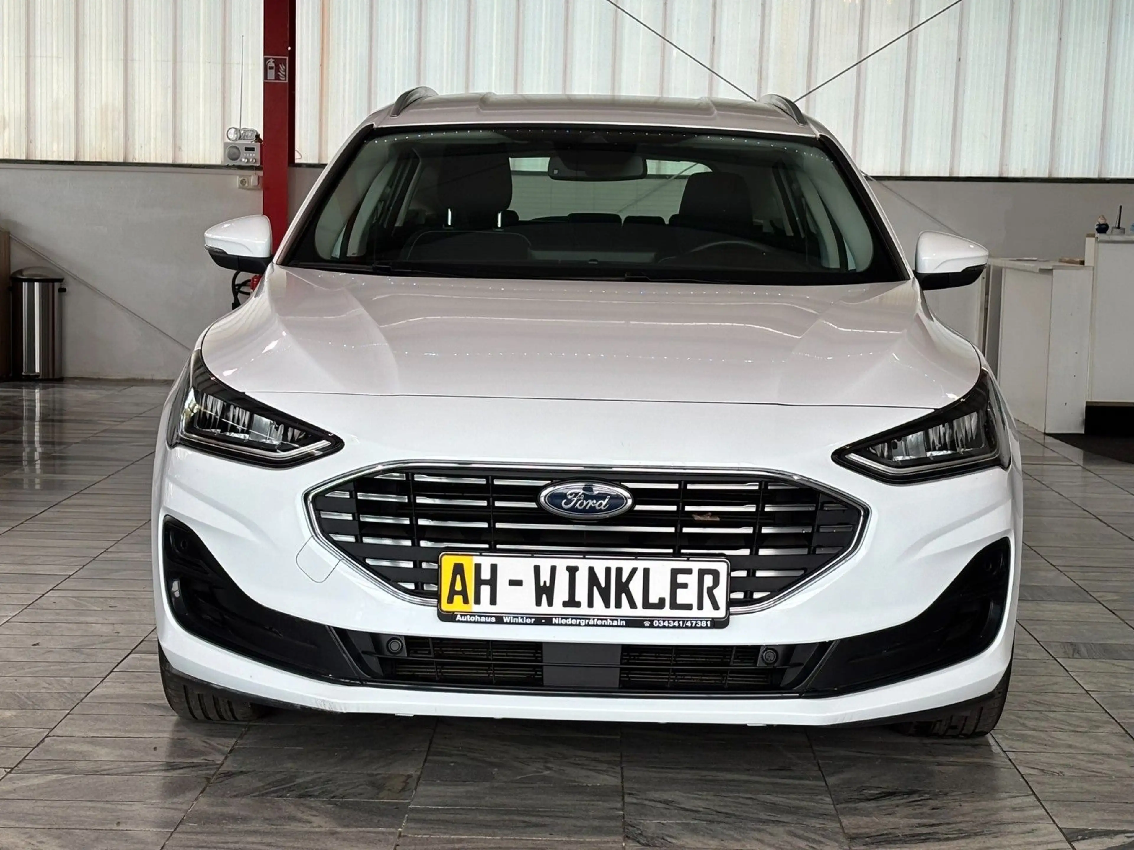 Ford Focus Turnier Titanium Navi Automatik DAB+ LED — photo 8