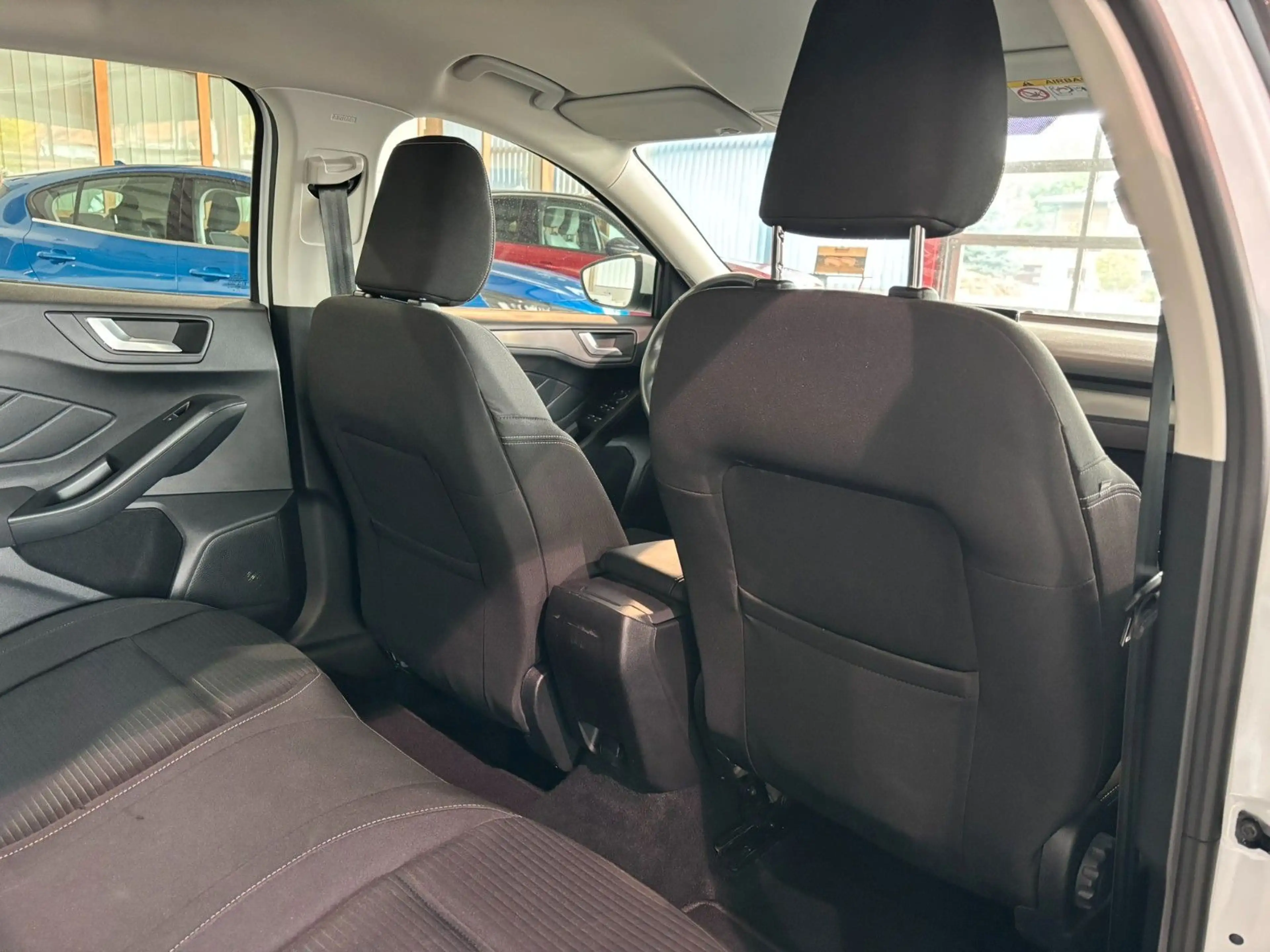 Ford Focus Turnier Titanium Navi Automatik DAB+ LED — photo 15