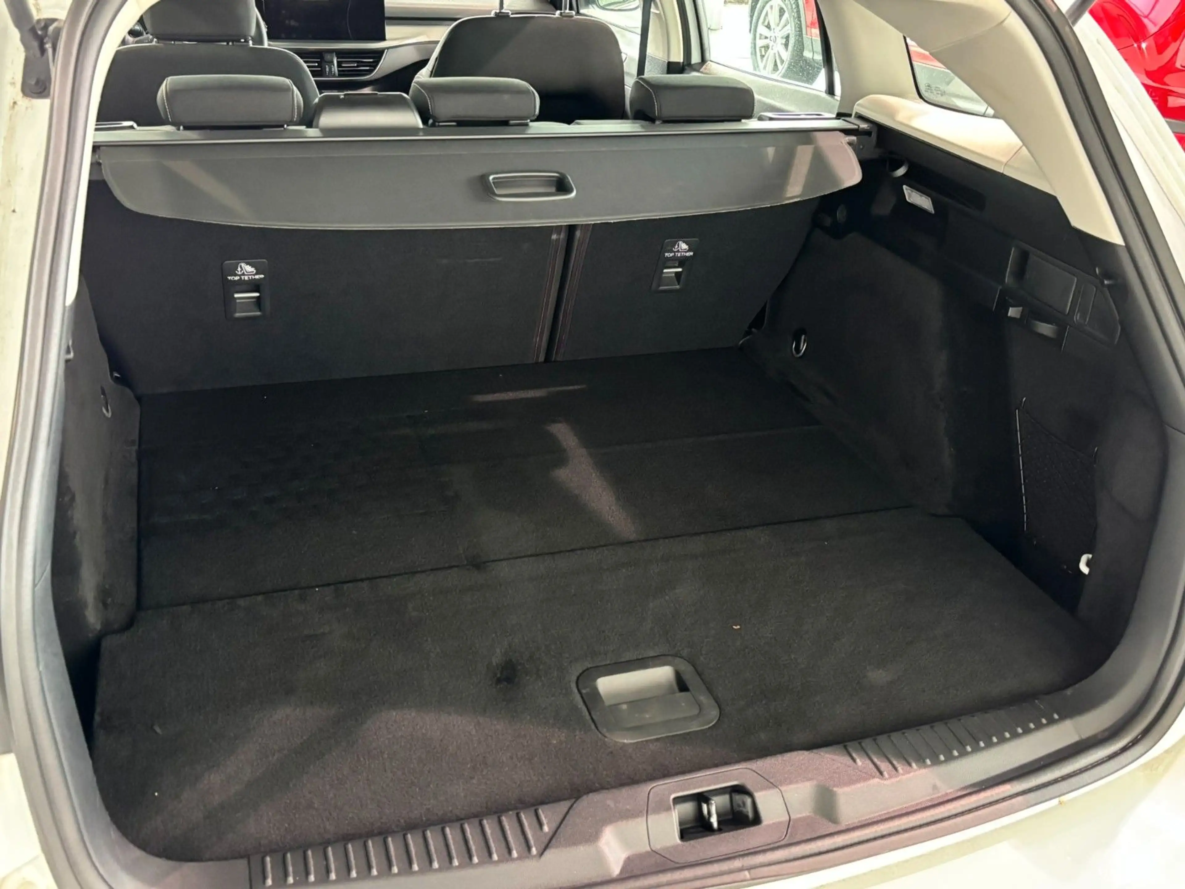Ford Focus Turnier Titanium Navi Automatik DAB+ LED — photo 18