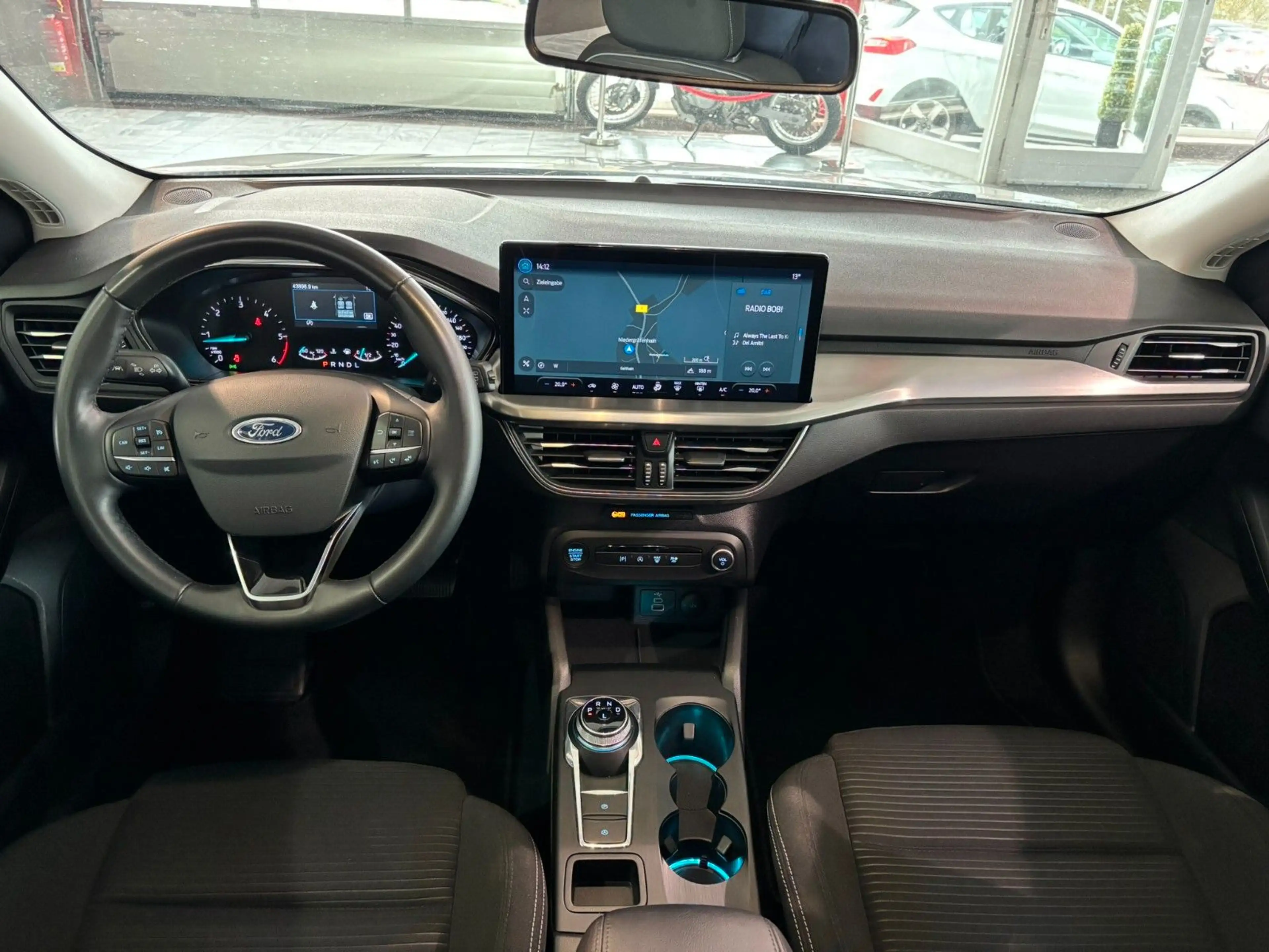 Ford Focus Turnier Titanium Navi Automatik DAB+ LED — photo 37