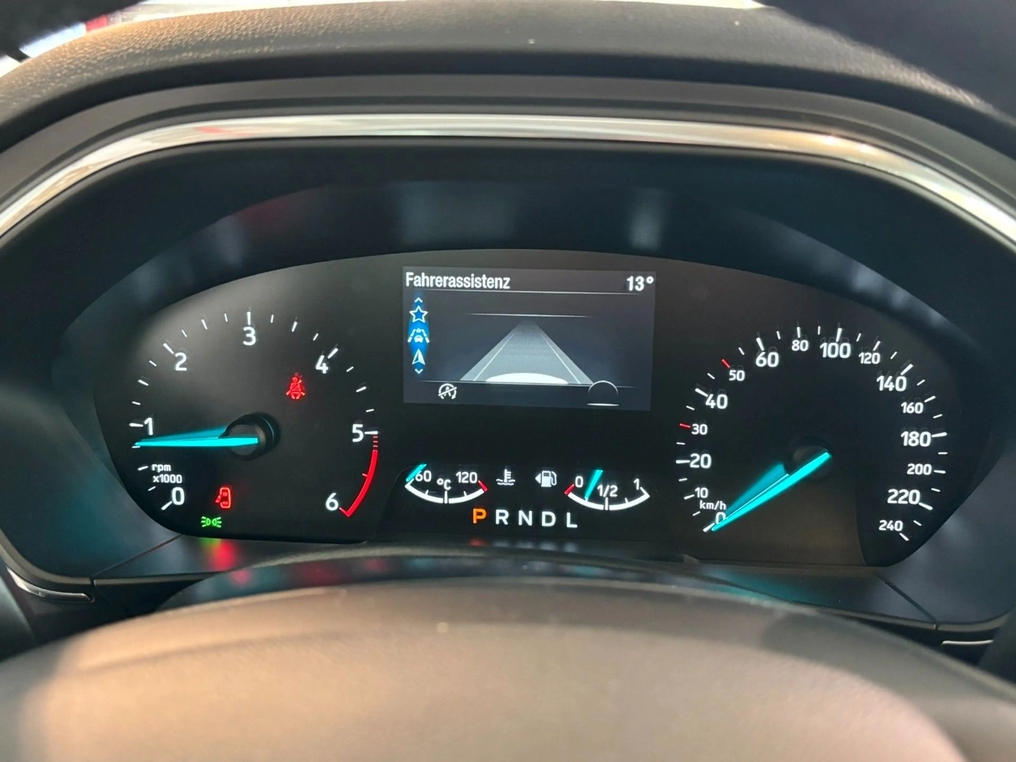 Ford Focus Turnier Titanium Navi Automatik DAB+ LED — photo 27