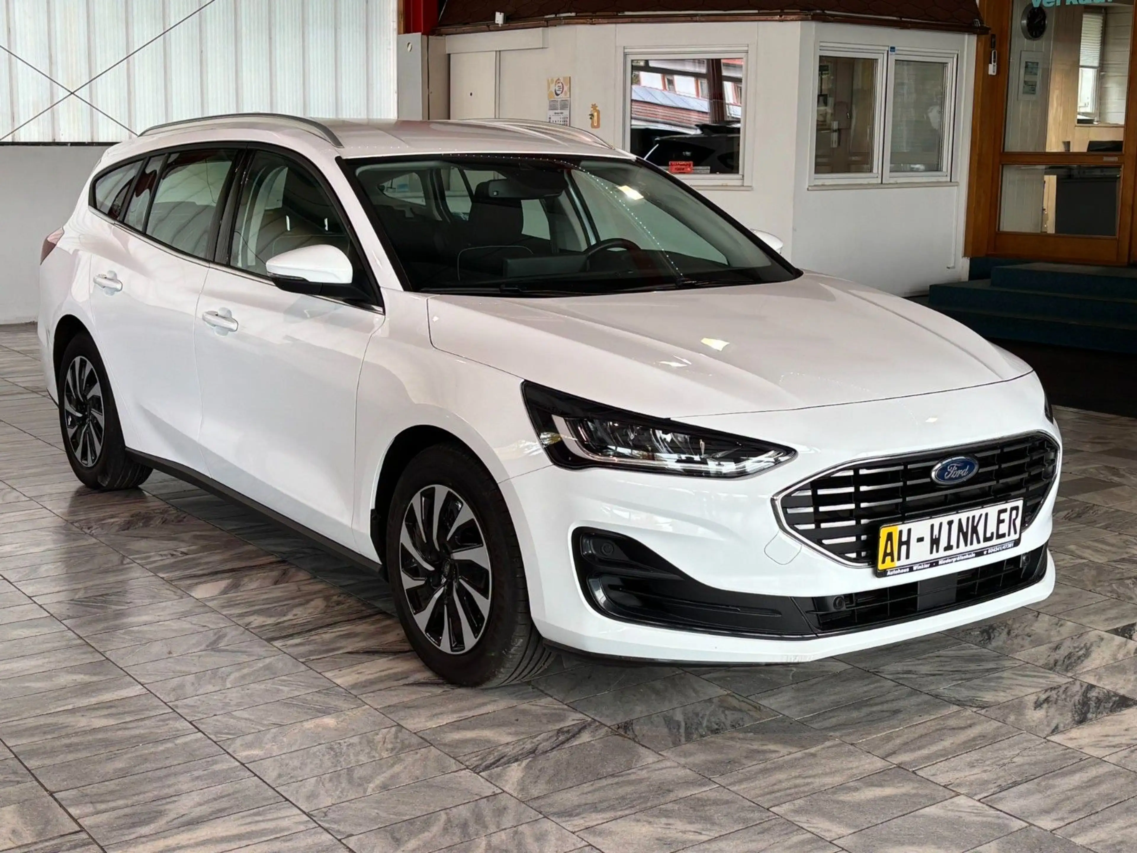 Ford Focus Turnier Titanium Navi Automatik DAB+ LED — photo 7