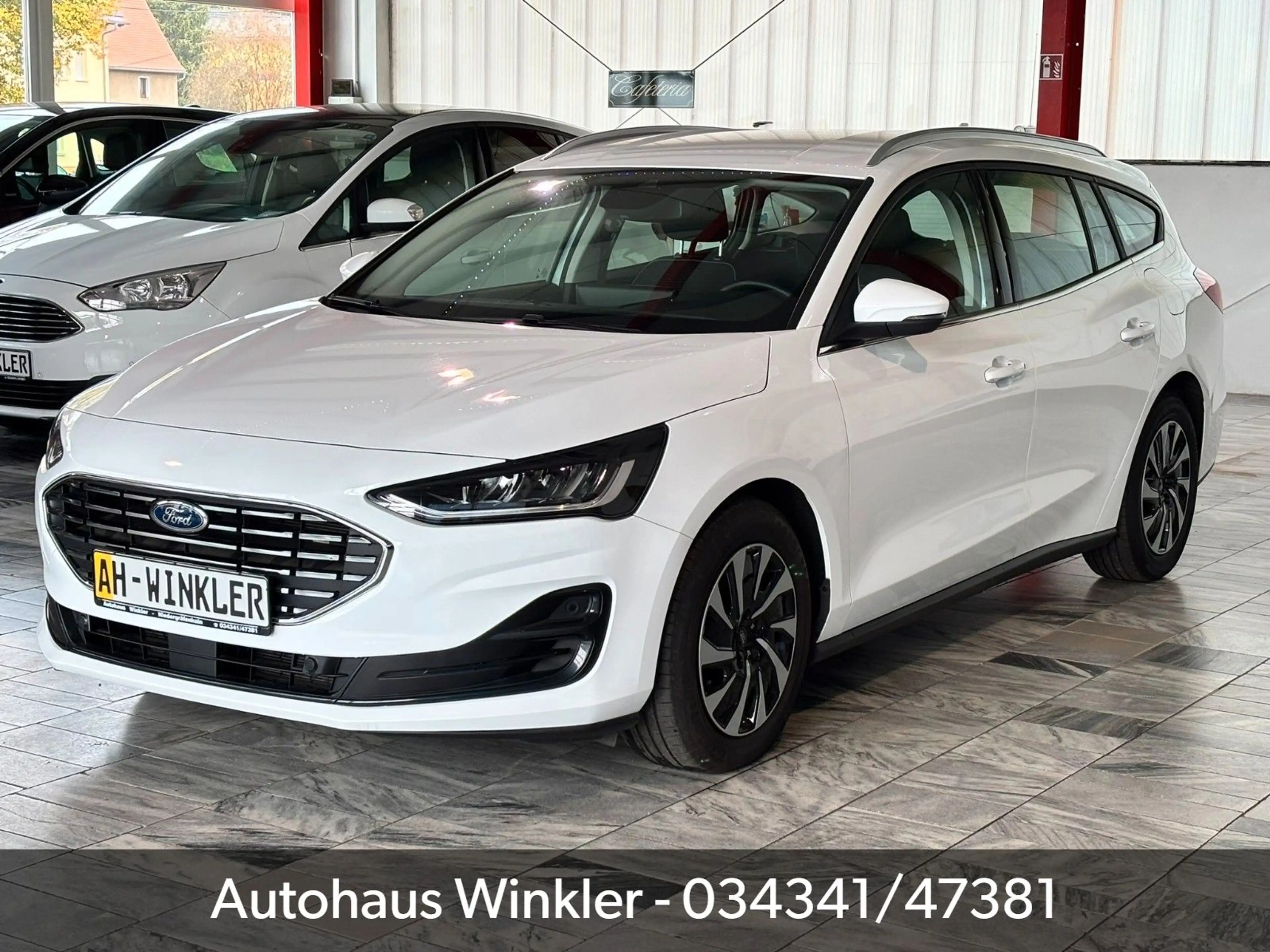 Ford Focus Turnier Titanium Navi Automatik DAB+ LED