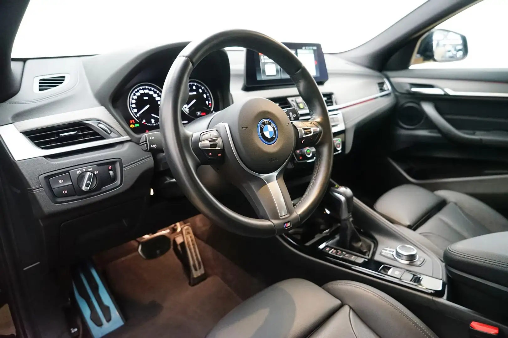 BMW X2 xDrive25e [M Sport, HUD, ACC, RFK, LED, SHZ] Schwarz - 2