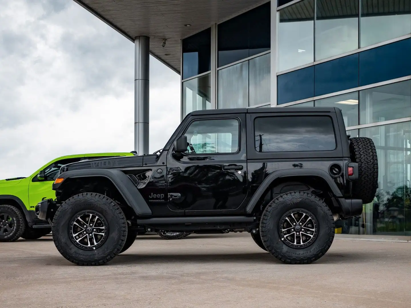 Jeep Wrangler Willys JL Zwart - 2