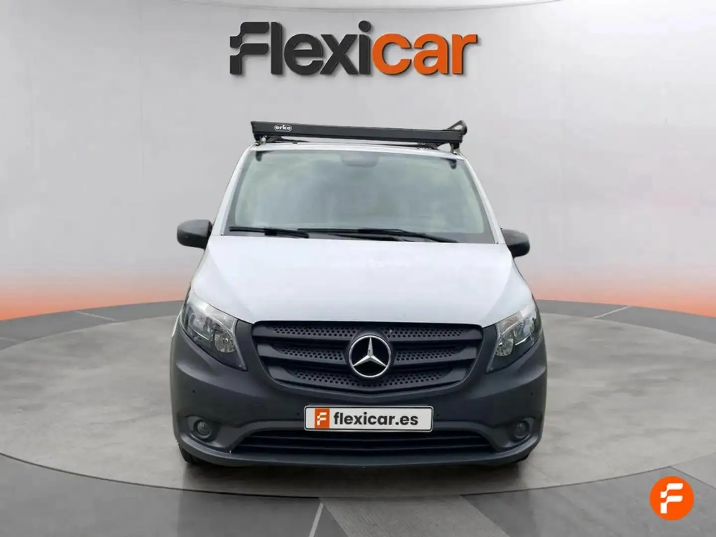 Mercedes-Benz Vito CDI 114 CV (84kW) Furgon Base Compacta Yellow - 2