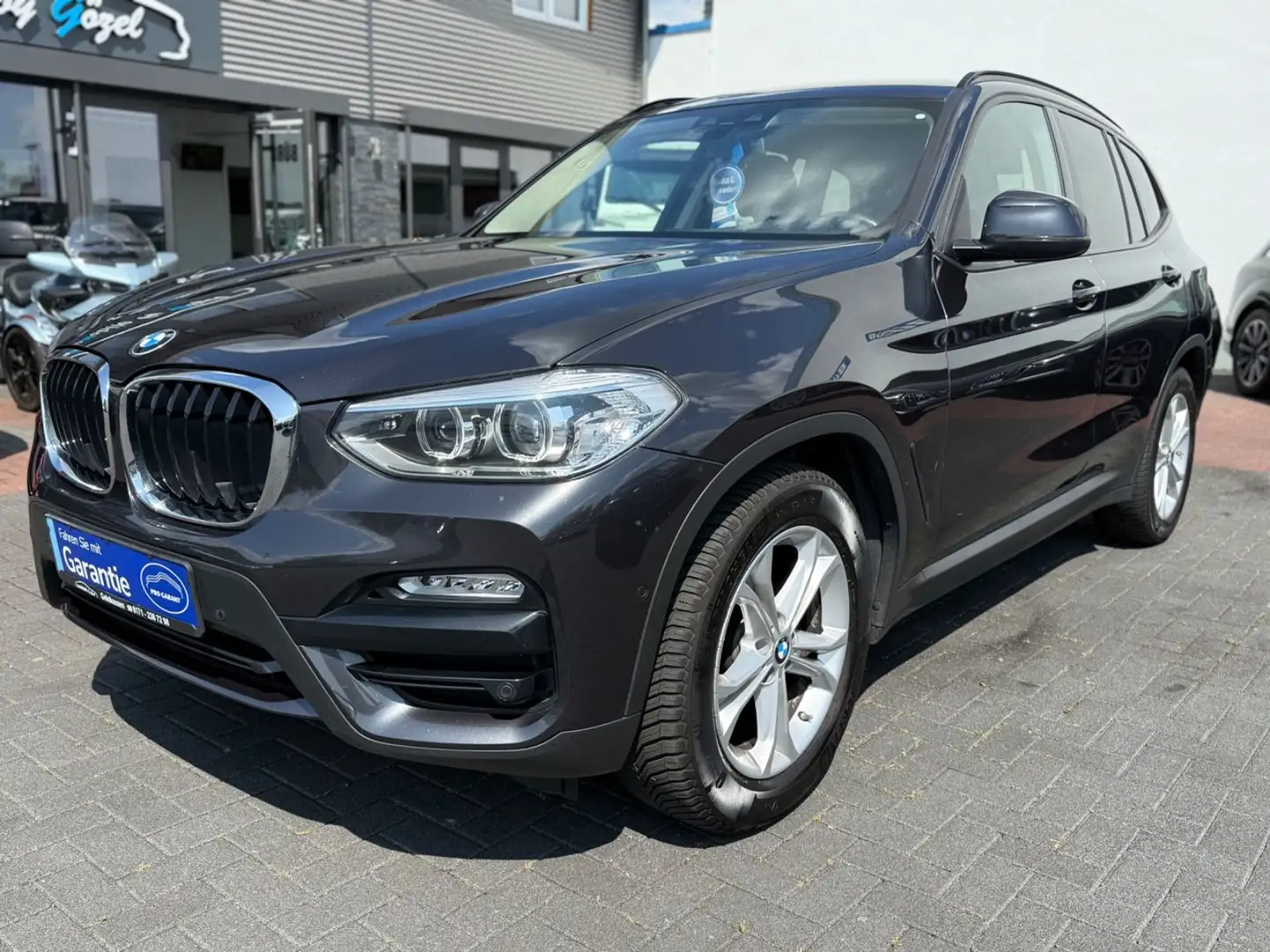 BMW X3 xDrive 20d Advantage *2. Hand *Kamera *AHK Grau - 1