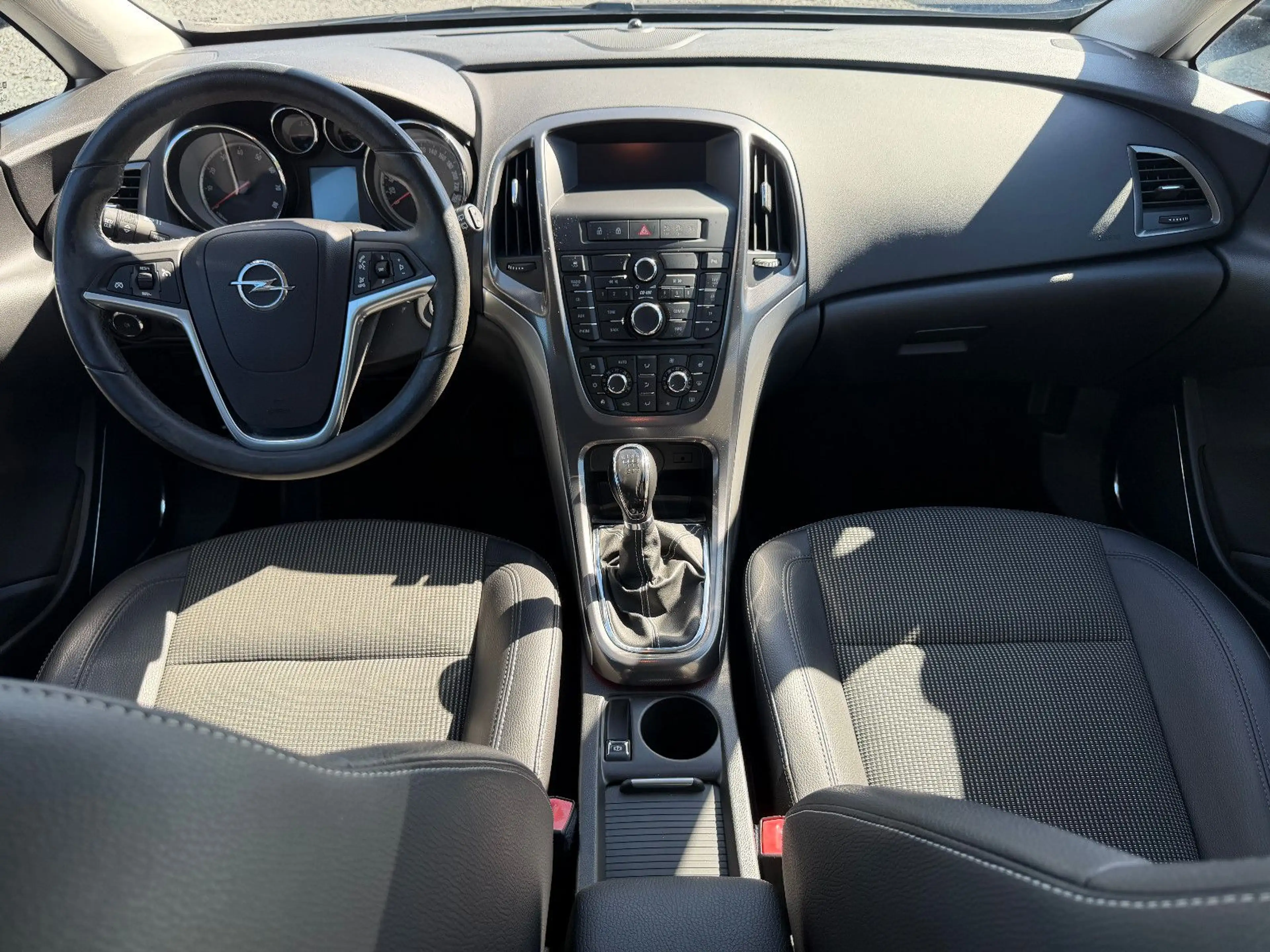 Opel Astra J1.4 Sports Tourer Innovation 1.HAND/TEMPO — photo 13