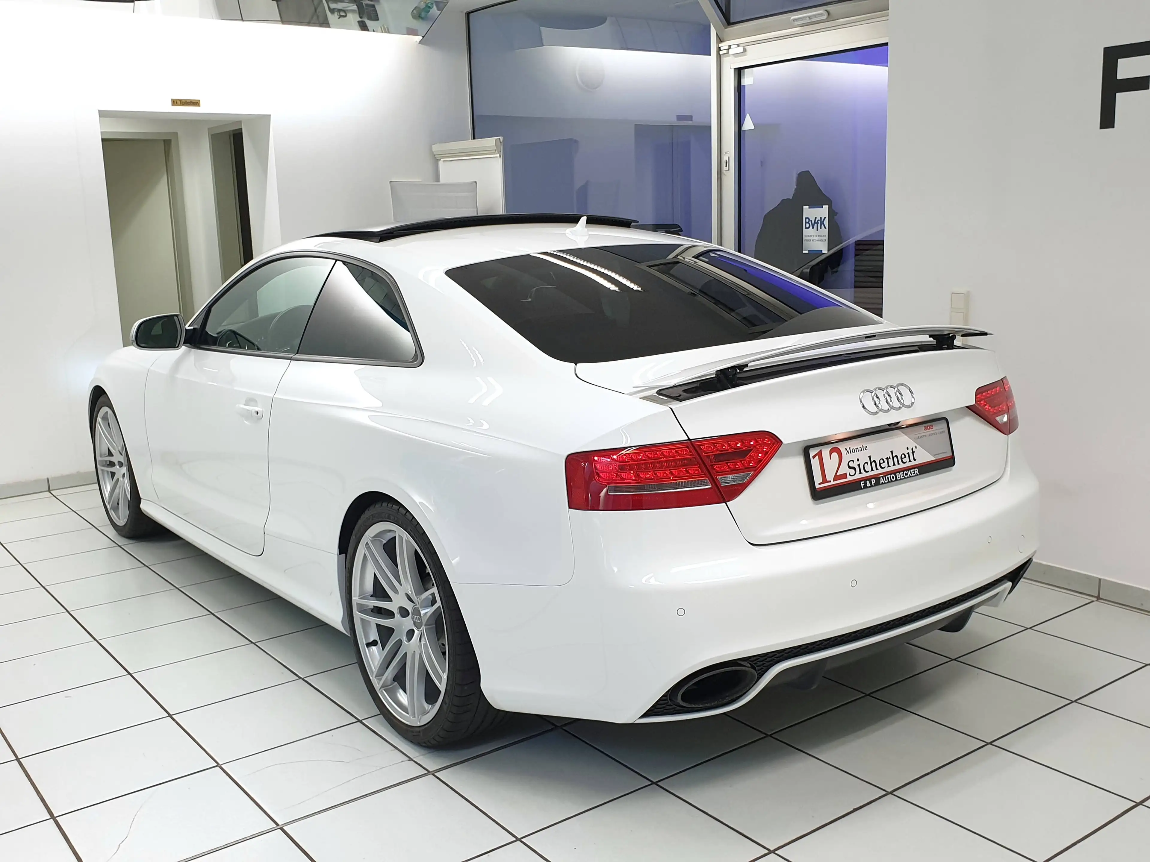 Audi RS5 4,2 V8 QUATTRO 2.HAND SCHALEN B&O PANO*KAM*280KM/H — photo 5