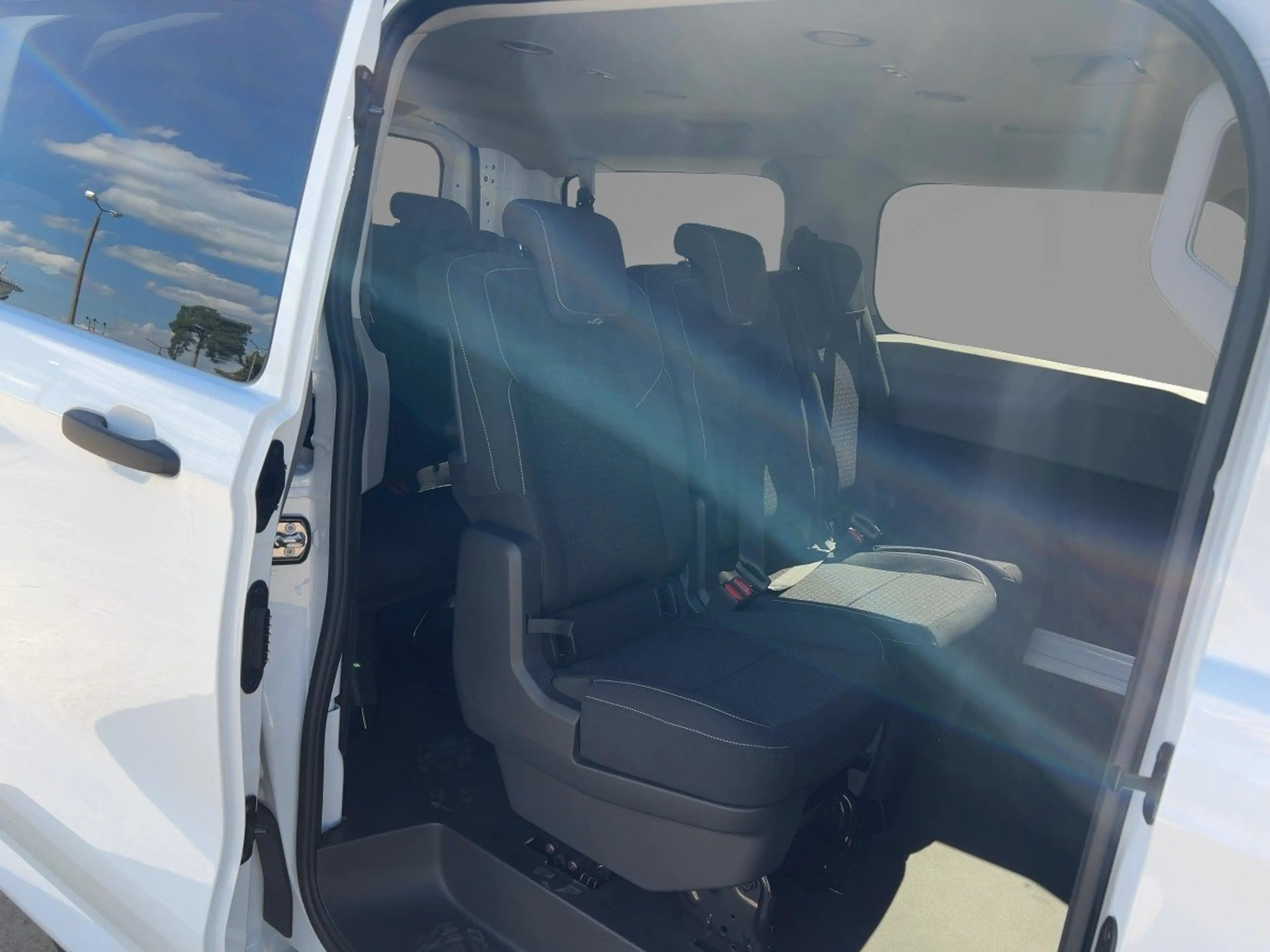 Ford Transit Custom 320 L1 H1 Kombi PKW Trend 100 kW — photo 8