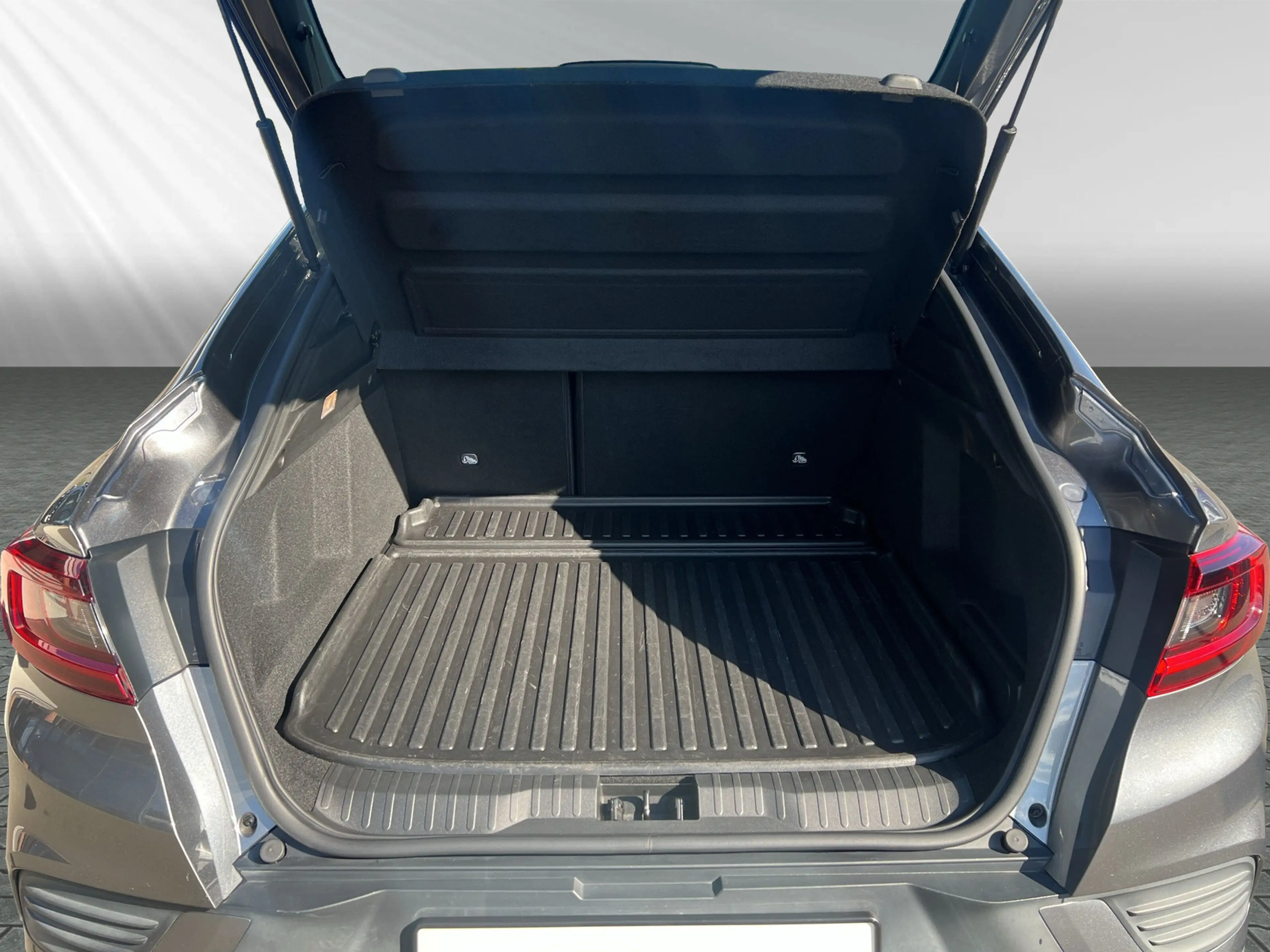 Renault Arkana R.S. LINE E-TECH Hybrid 145 (MY22) — photo 6