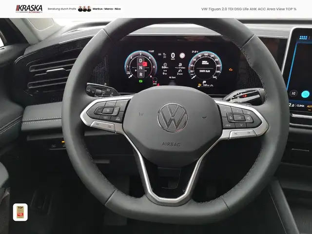 Volkswagen Tiguan view 4